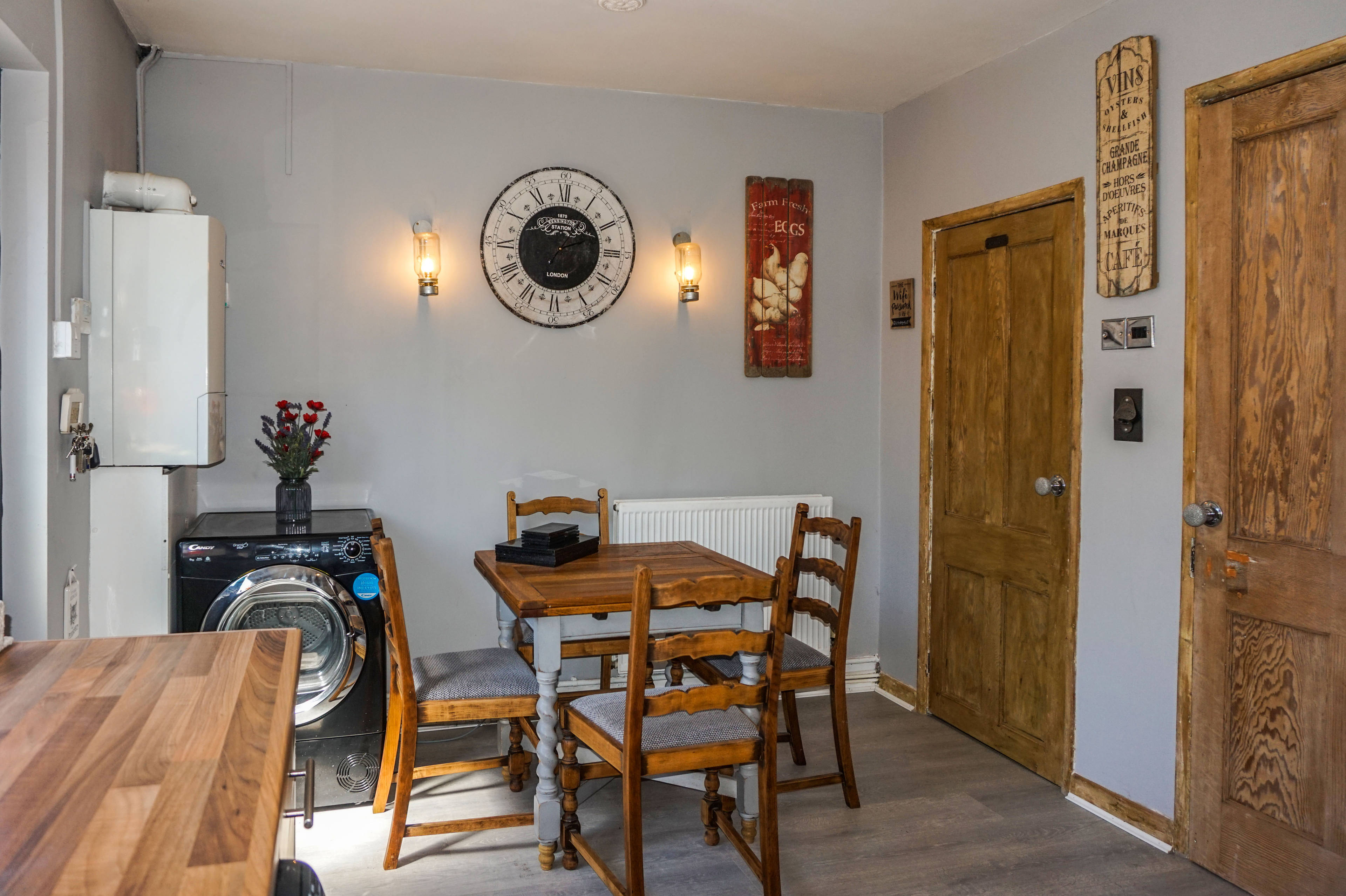 Kitchen/Dining Room