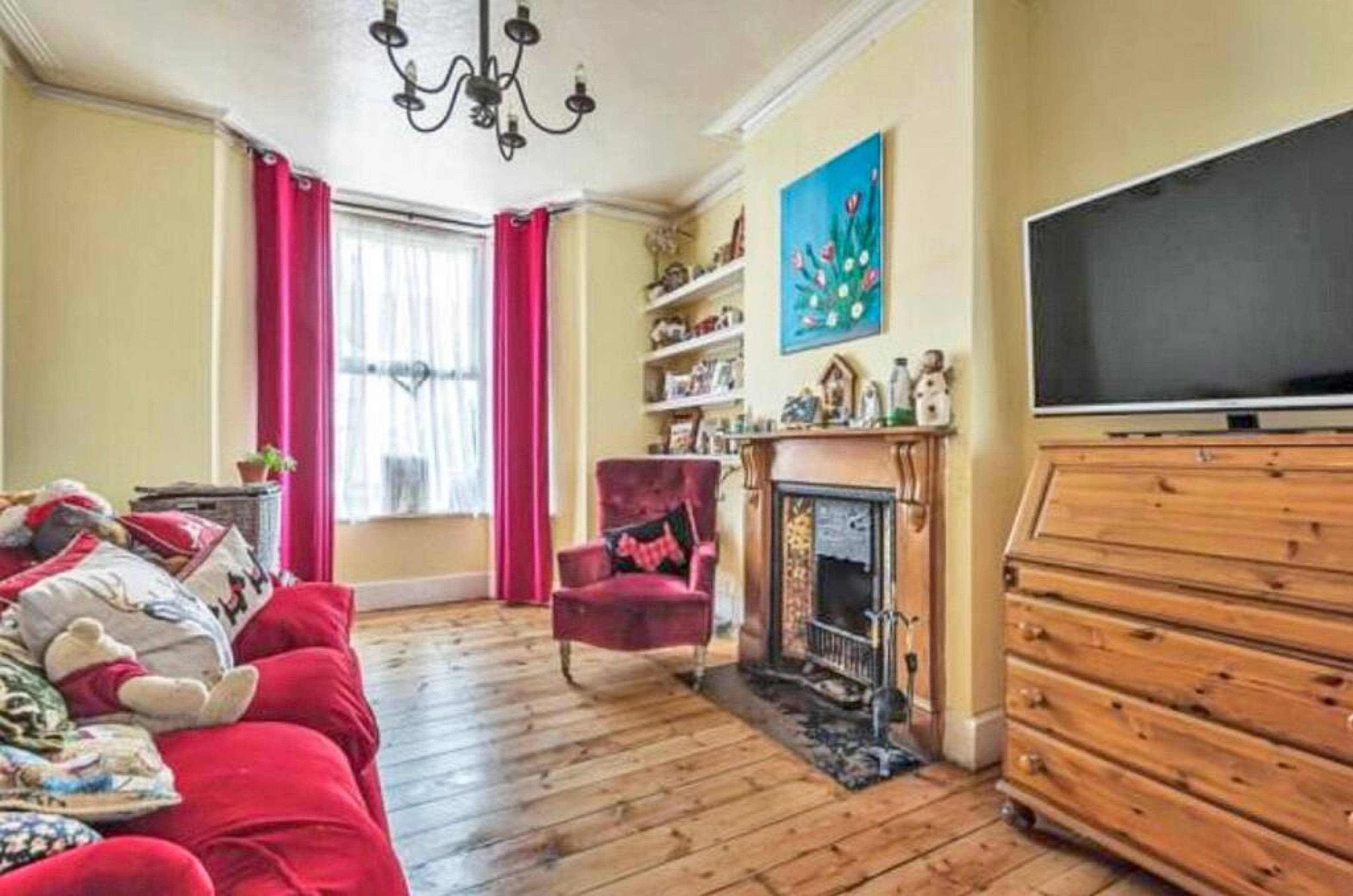 Lounge/Dining Room