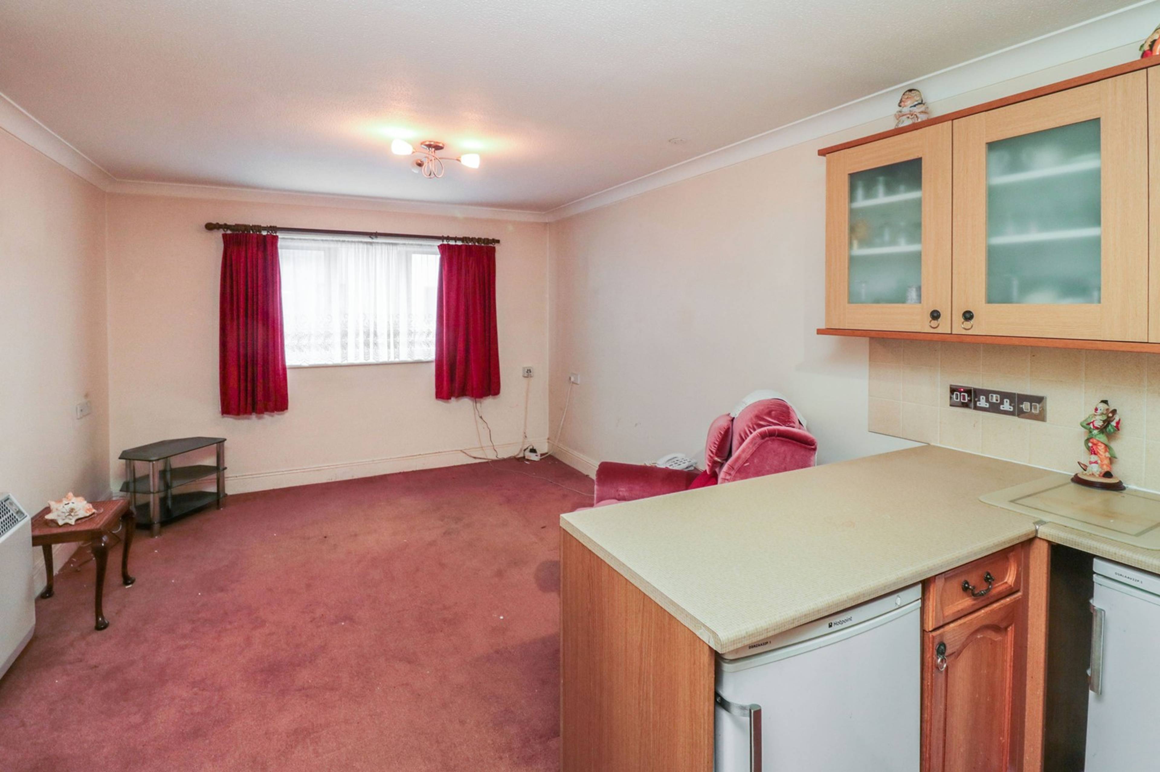 Lounge / Kitchen