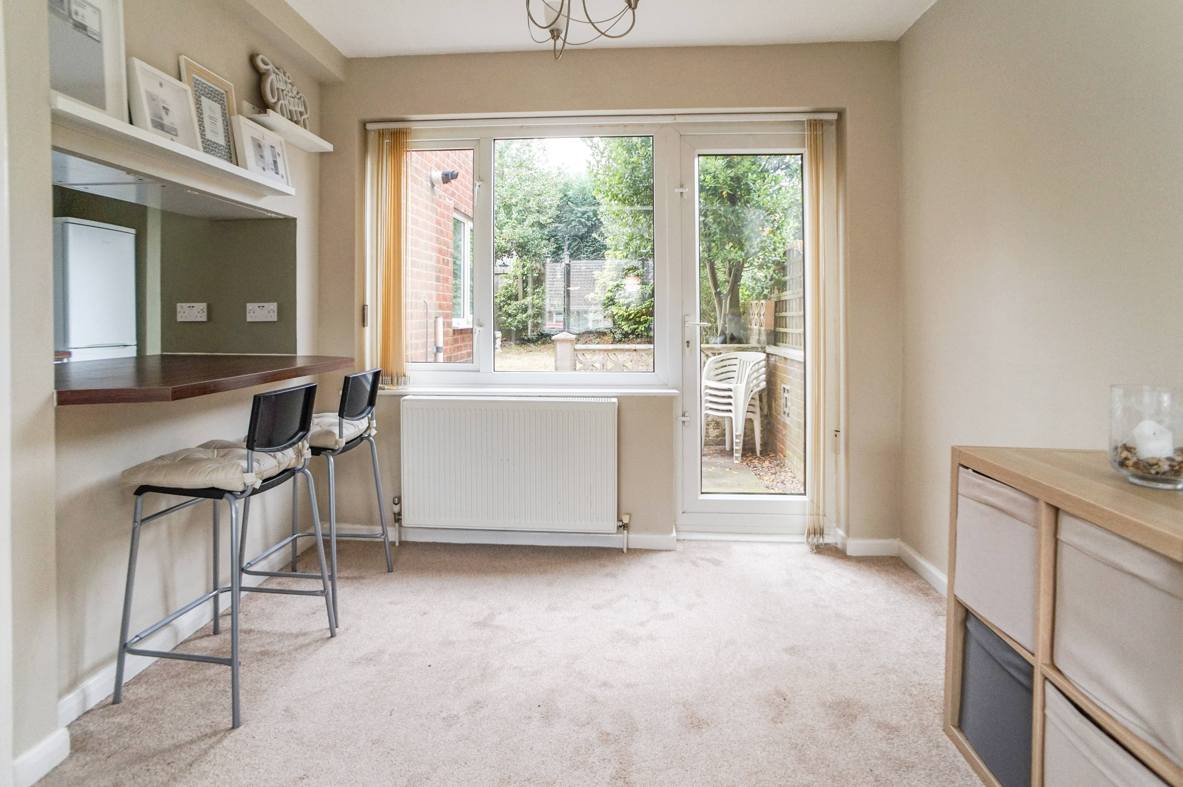 Lounge/Dining Room