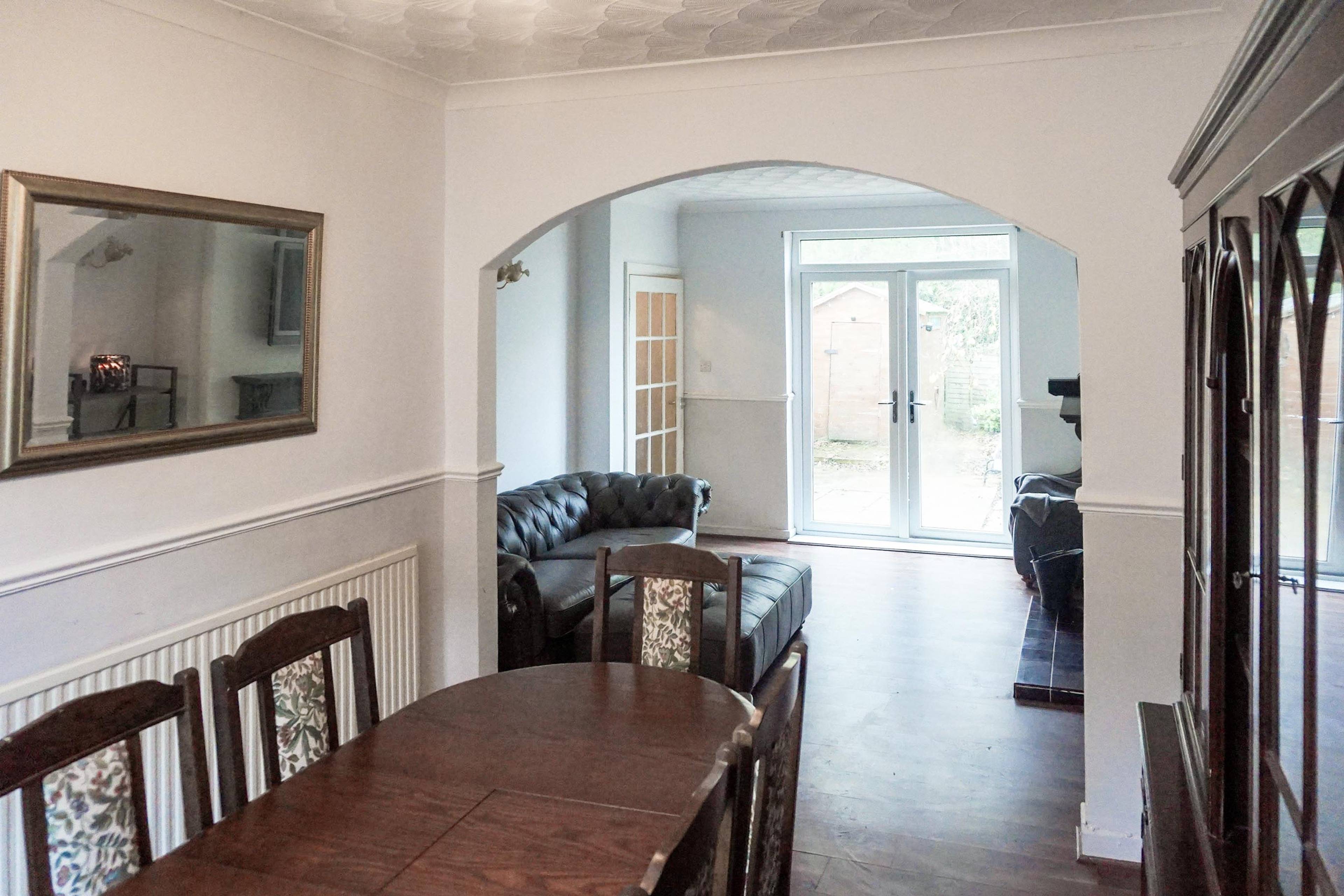 Lounge/Dining Room