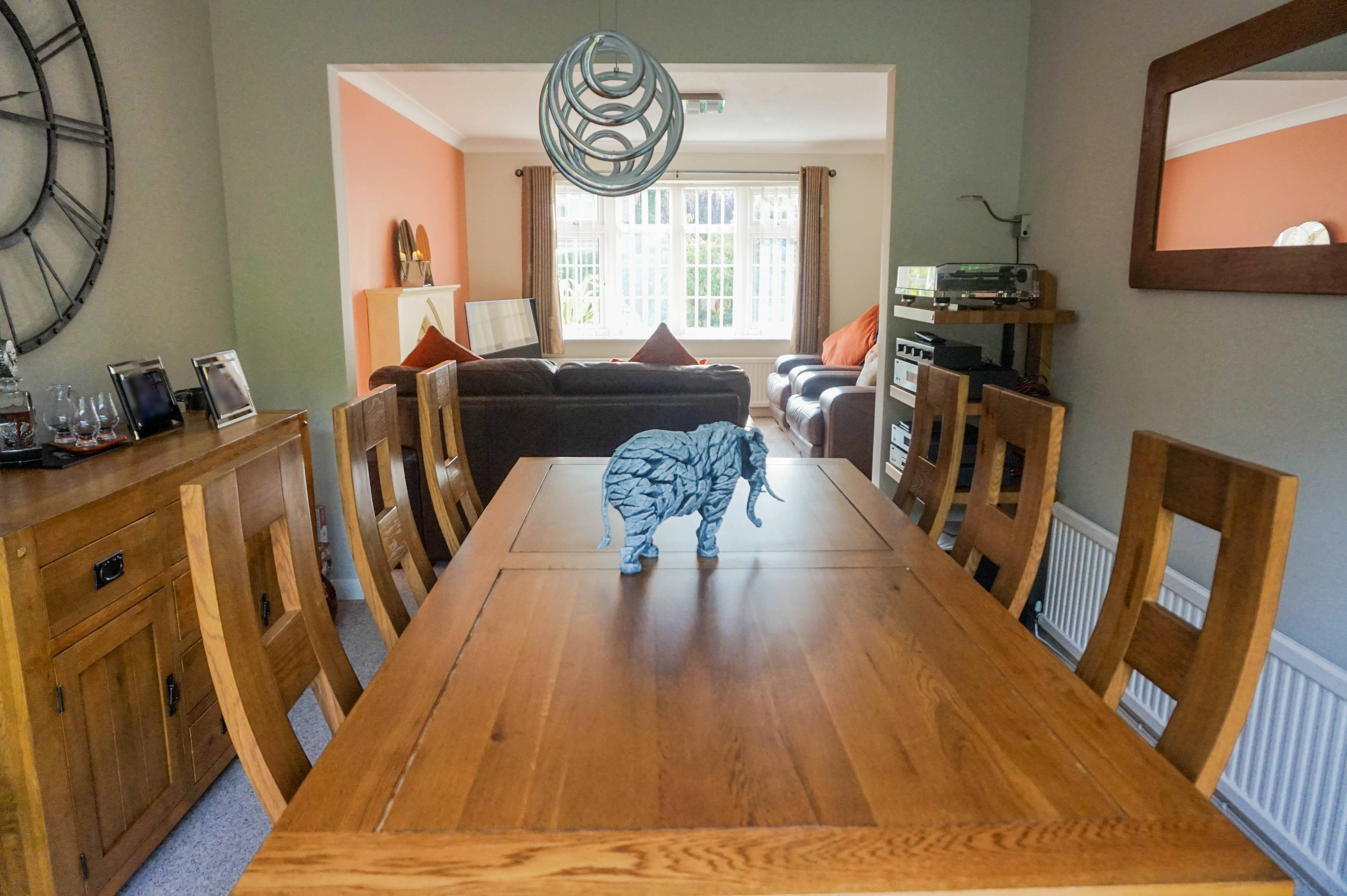 Lounge/Dining Room