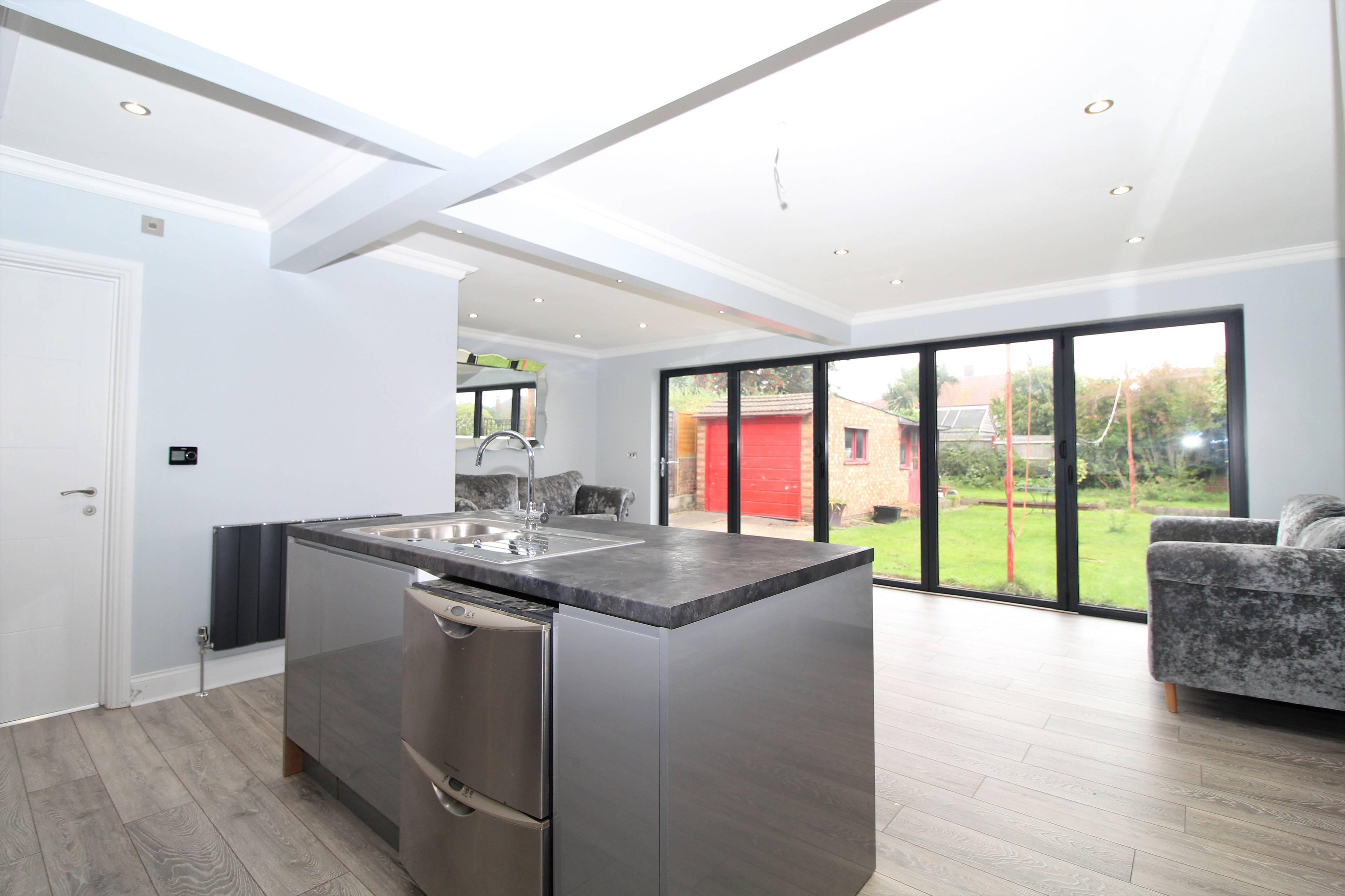 Lounge / Kitchen