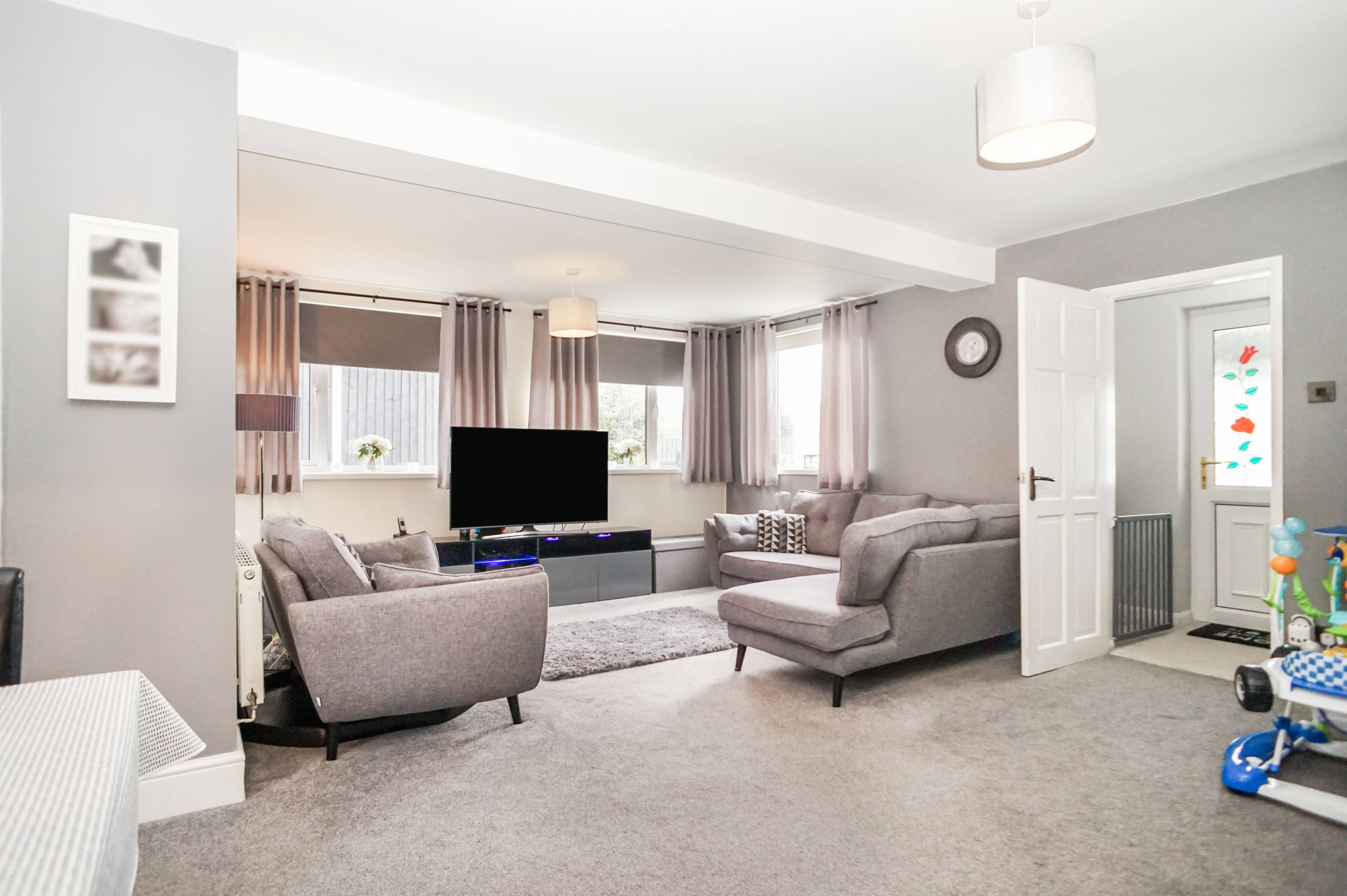 Lounge/Dining Room