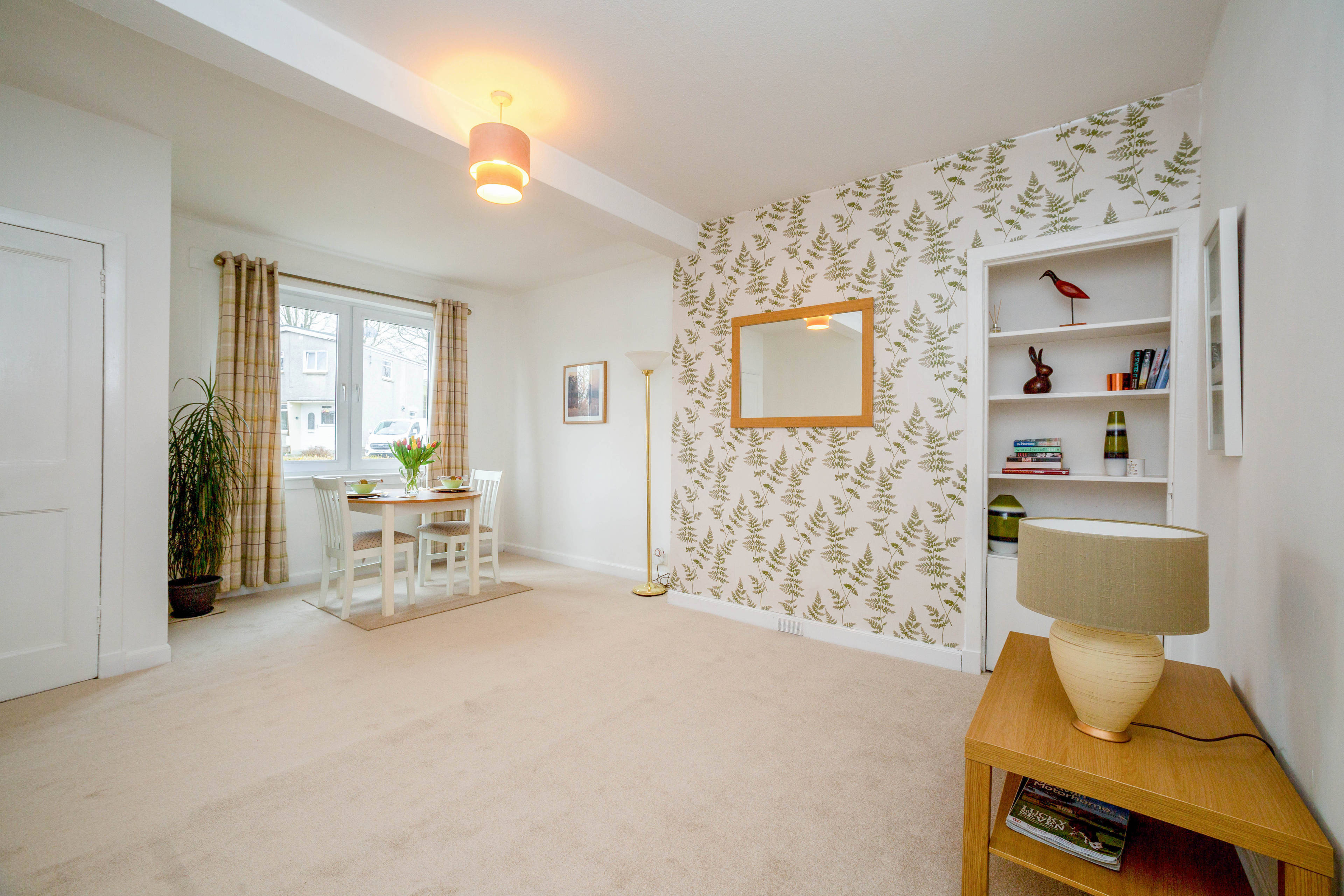 Lounge/Dining Room