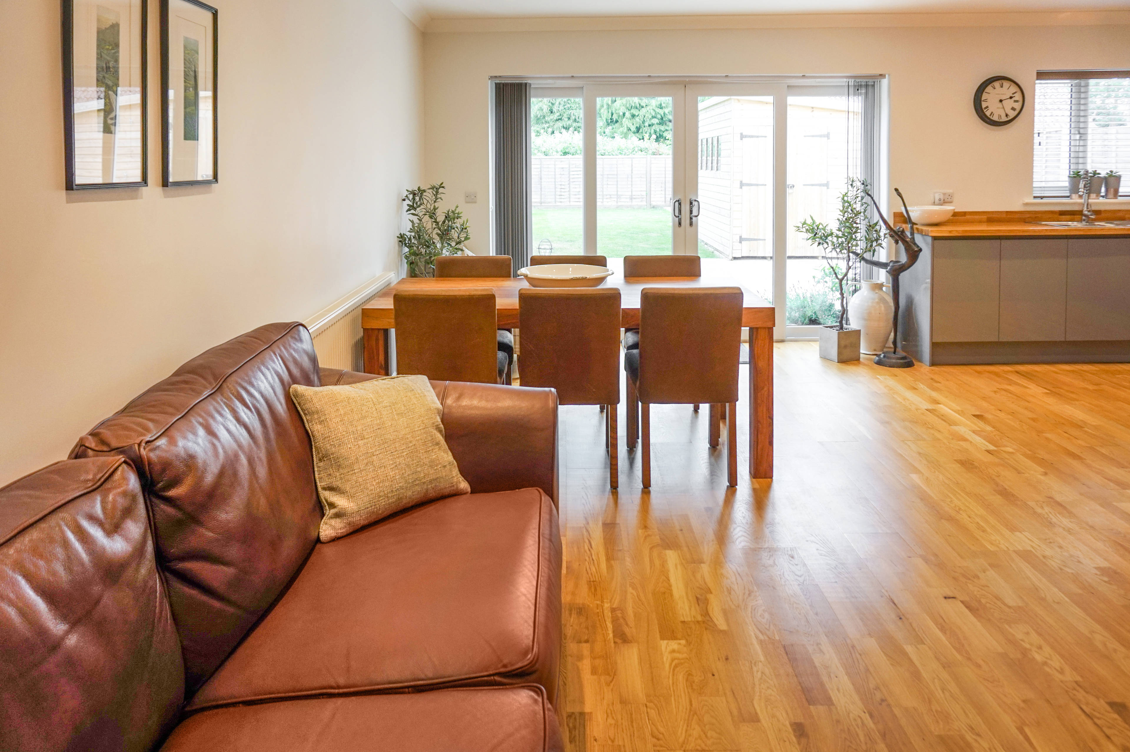 Lounge/Dining Room