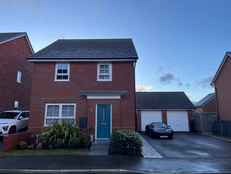 4 bedroom detached house
