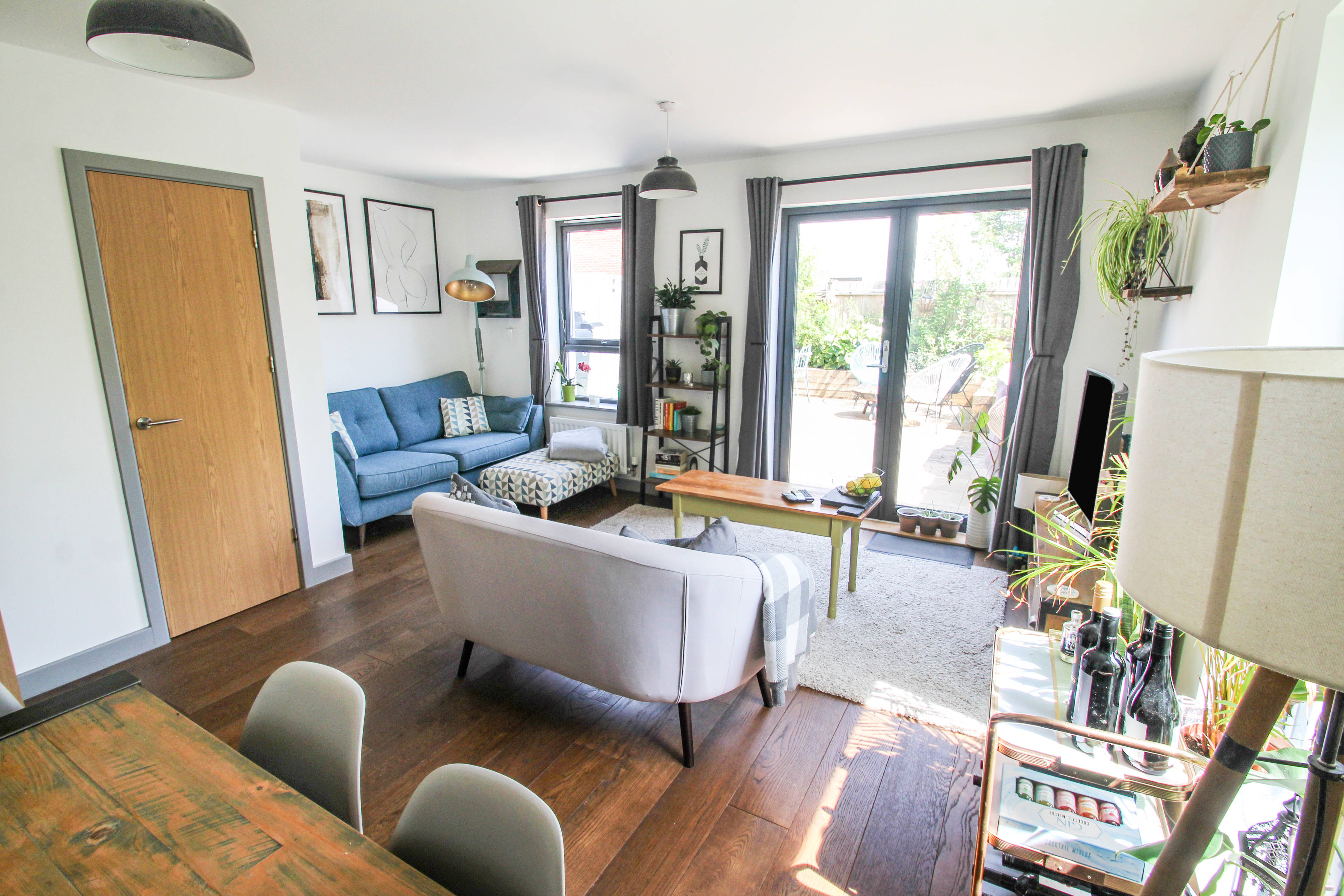 Lounge/Dining Room