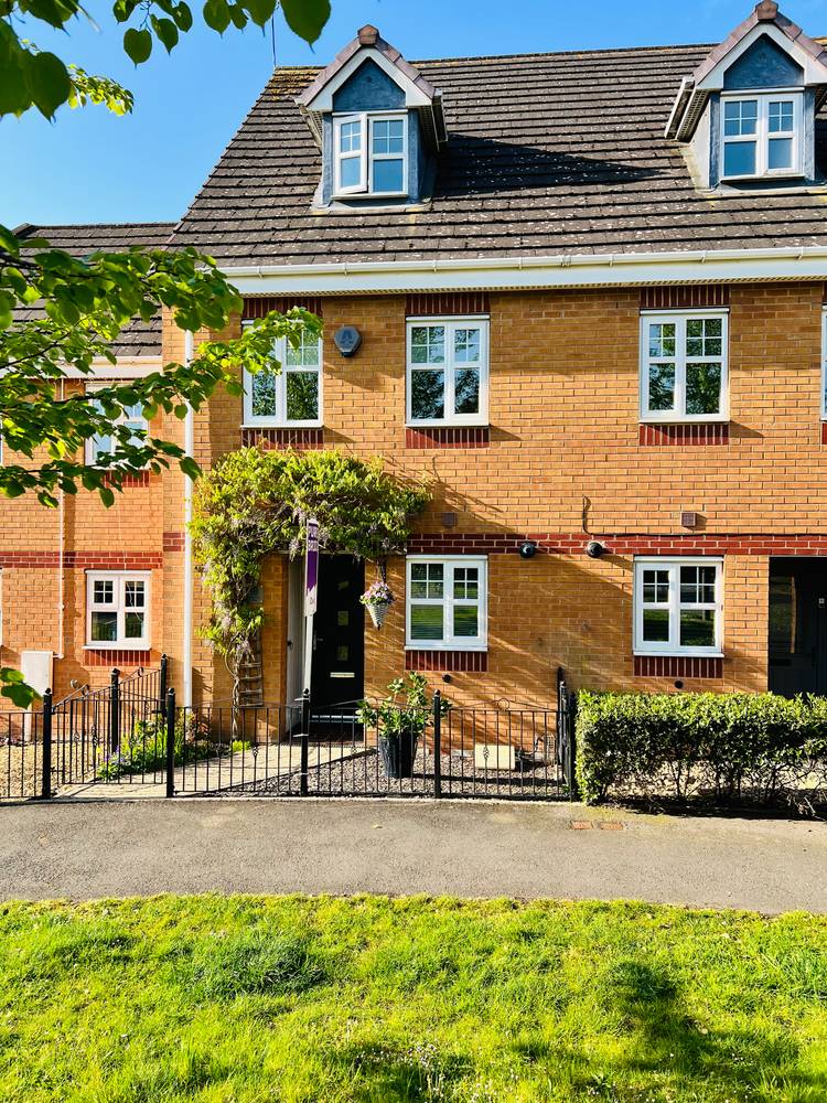 3 bedroom semi-detached house