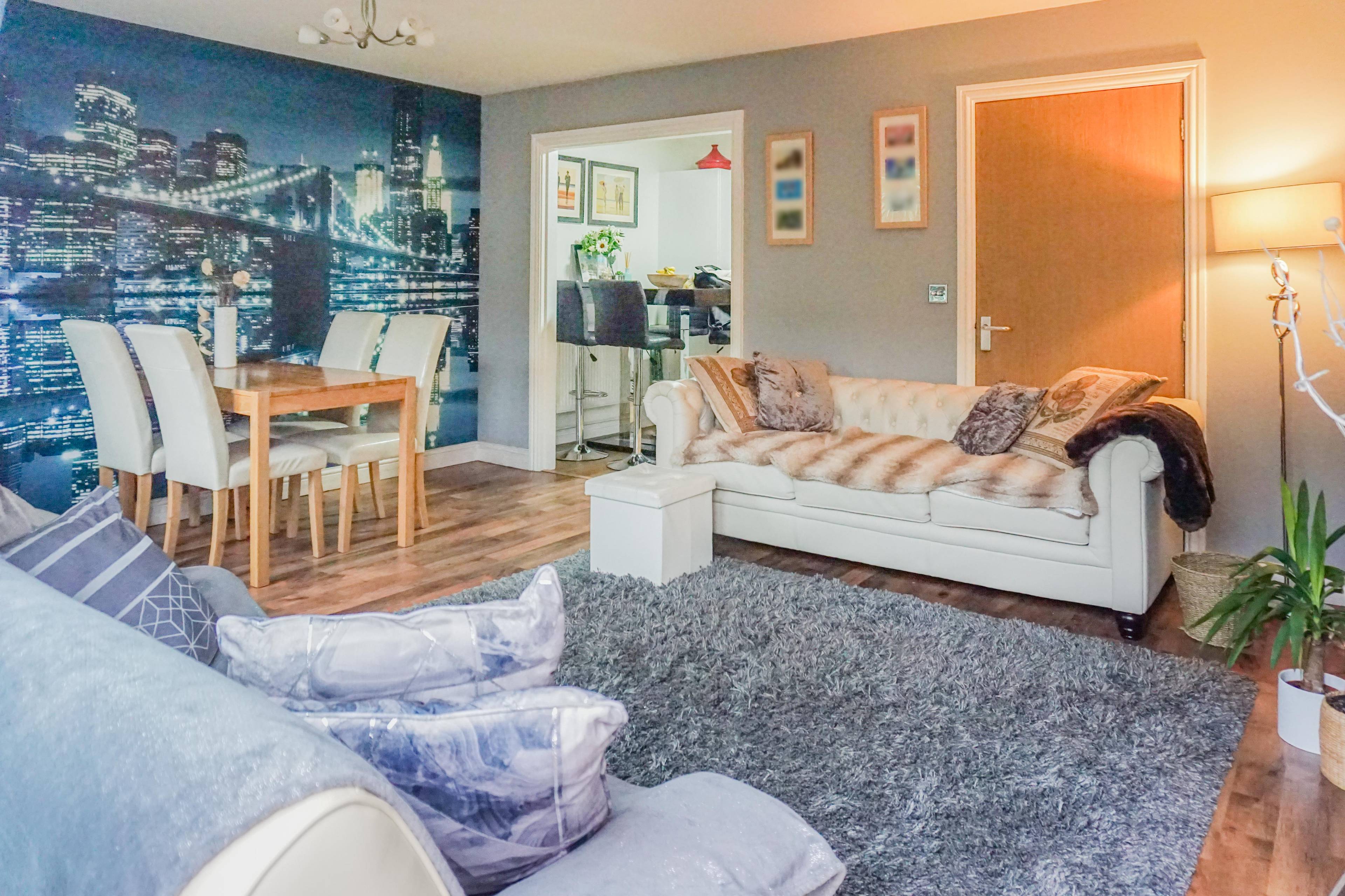 Lounge/Dining Room