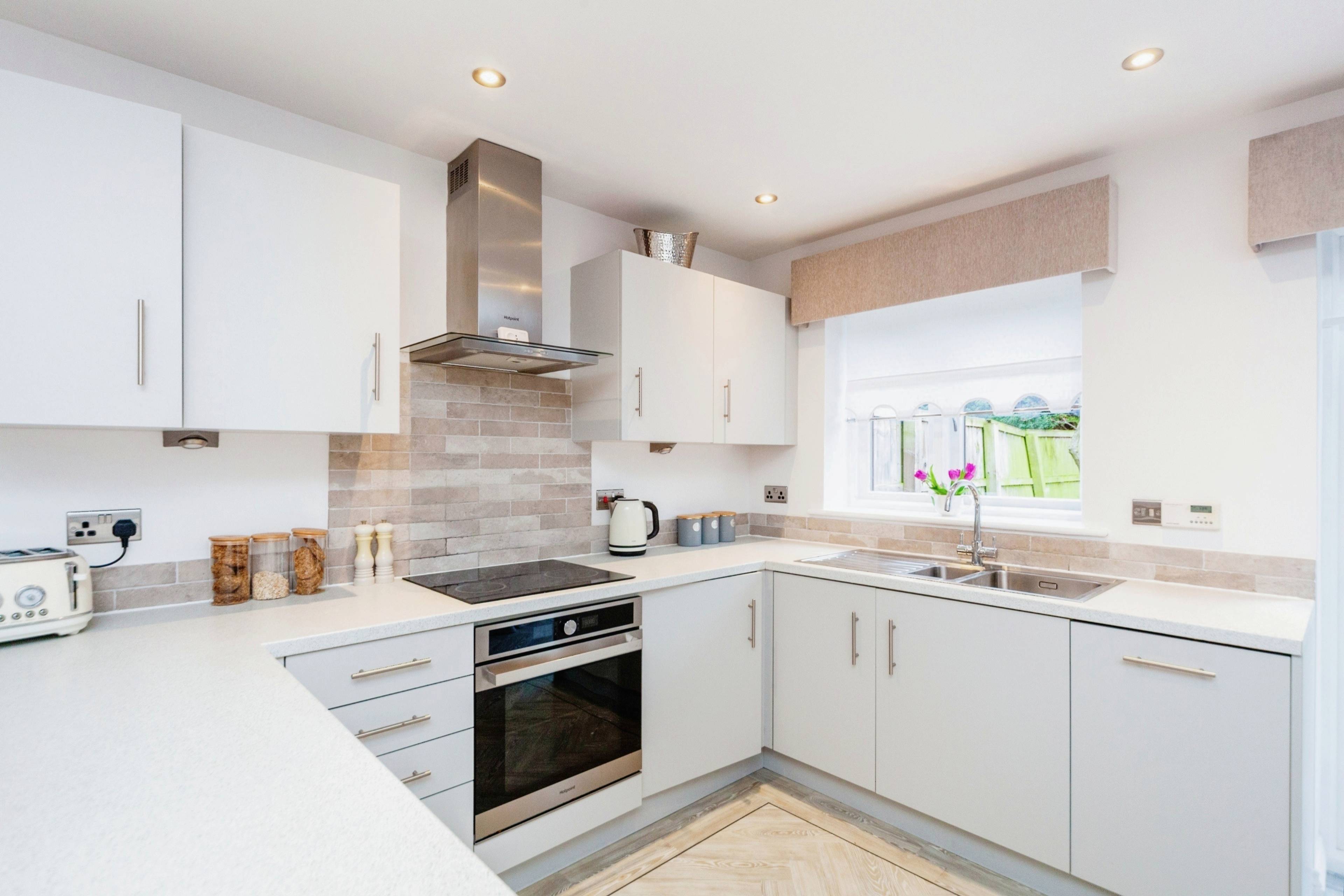 Lounge / Kitchen