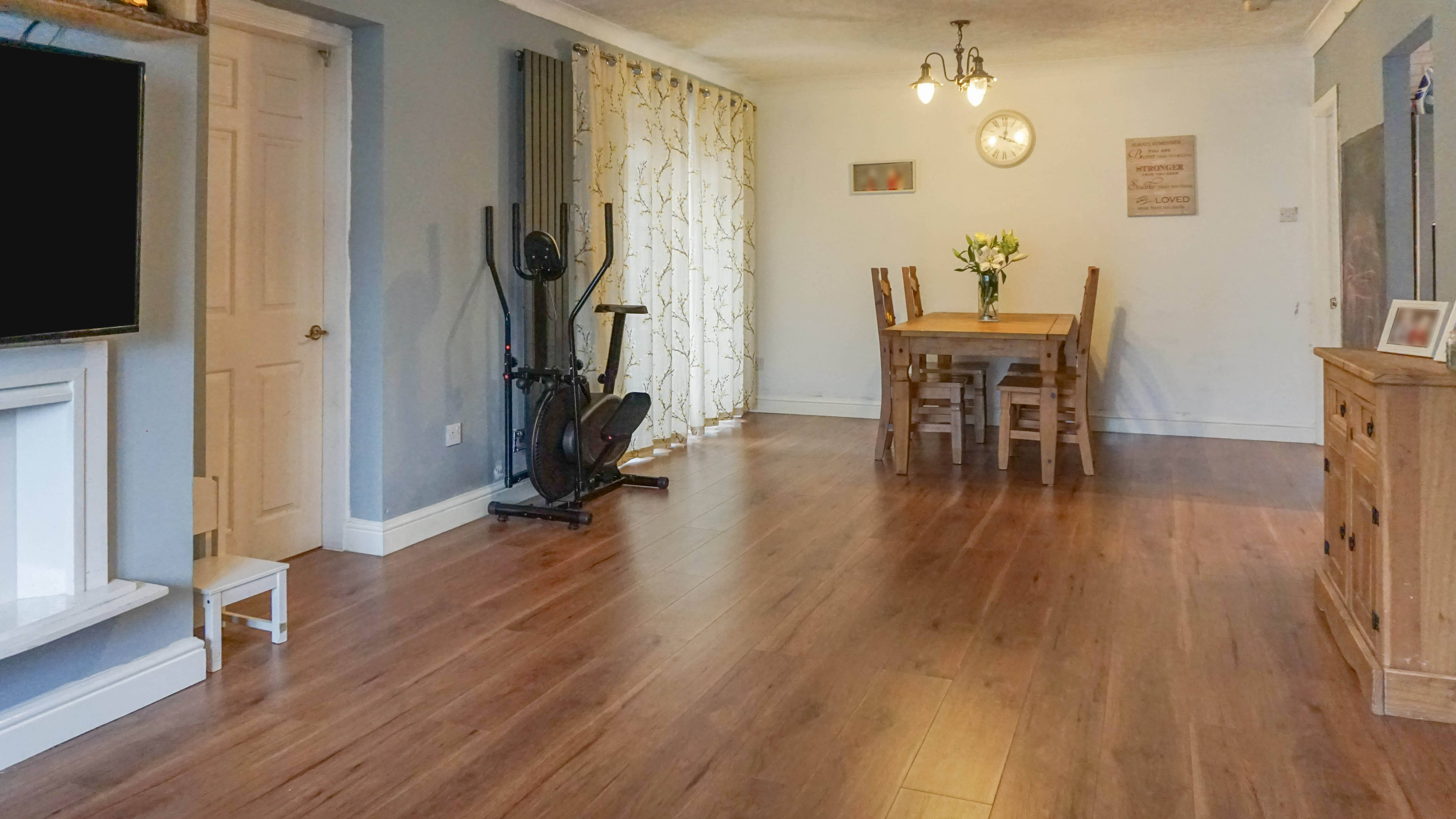 Lounge/Dining Room
