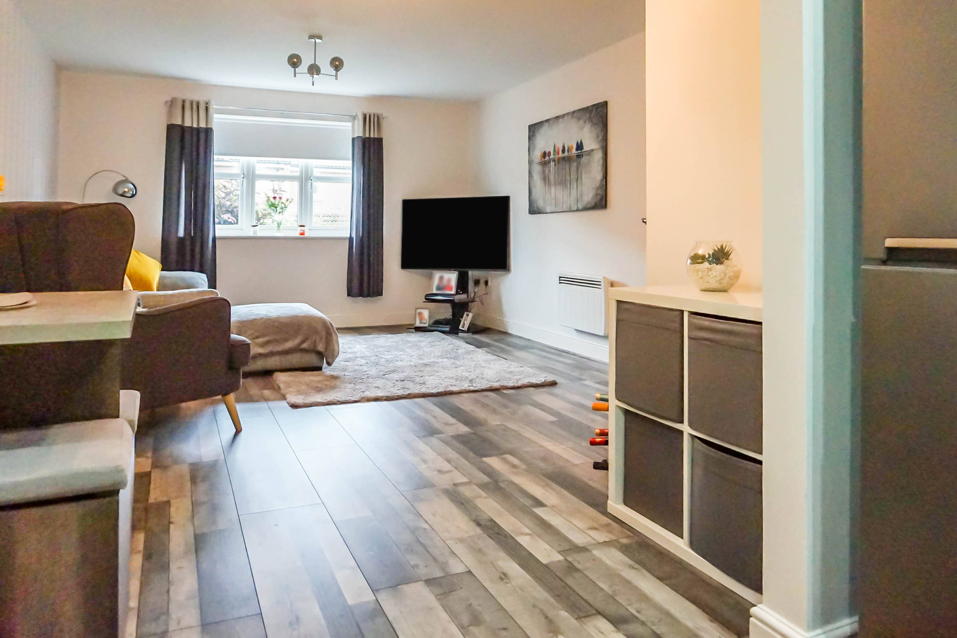 Lounge/Dining Room