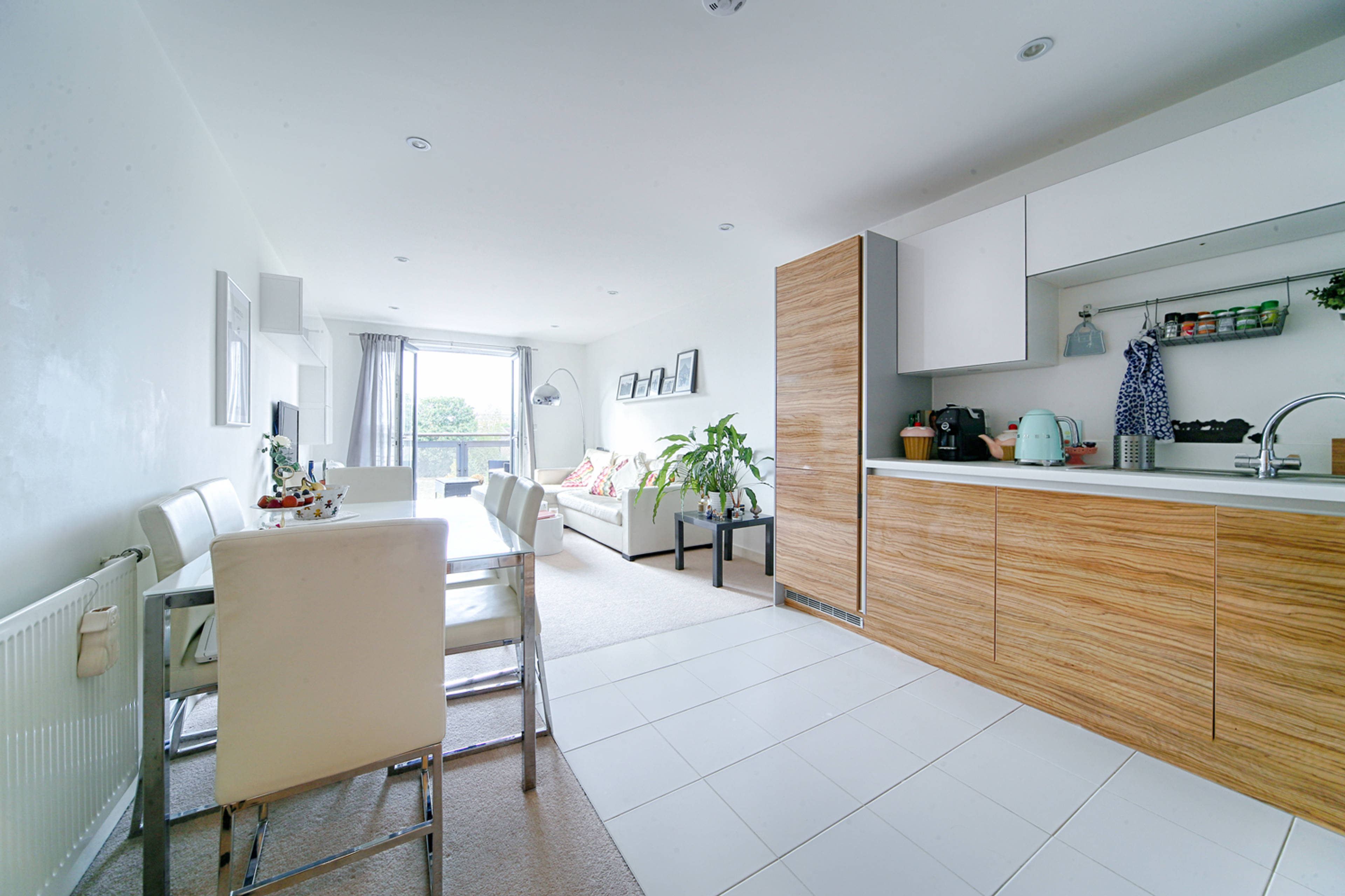 Lounge / Kitchen