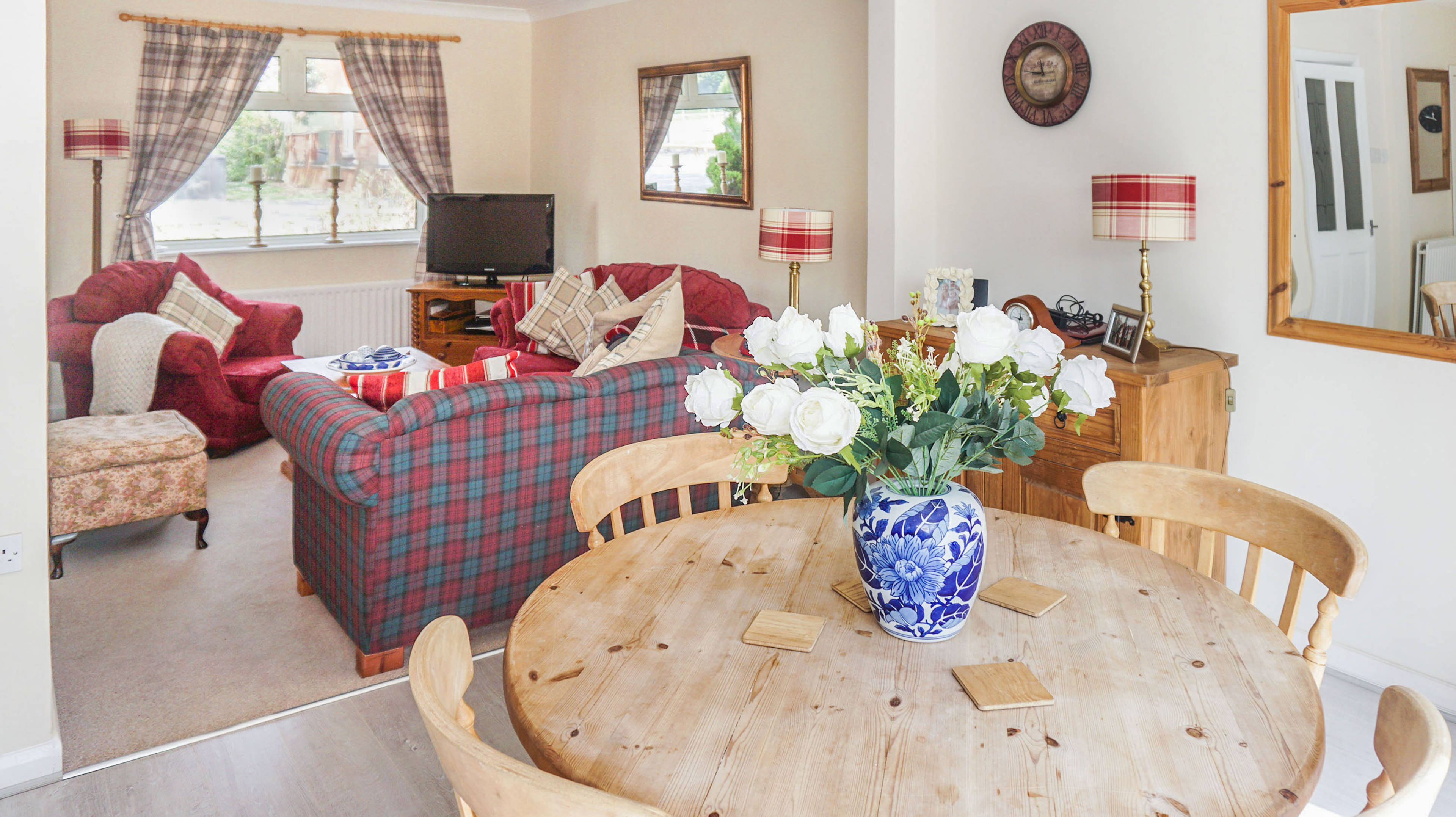 Lounge/Dining Room