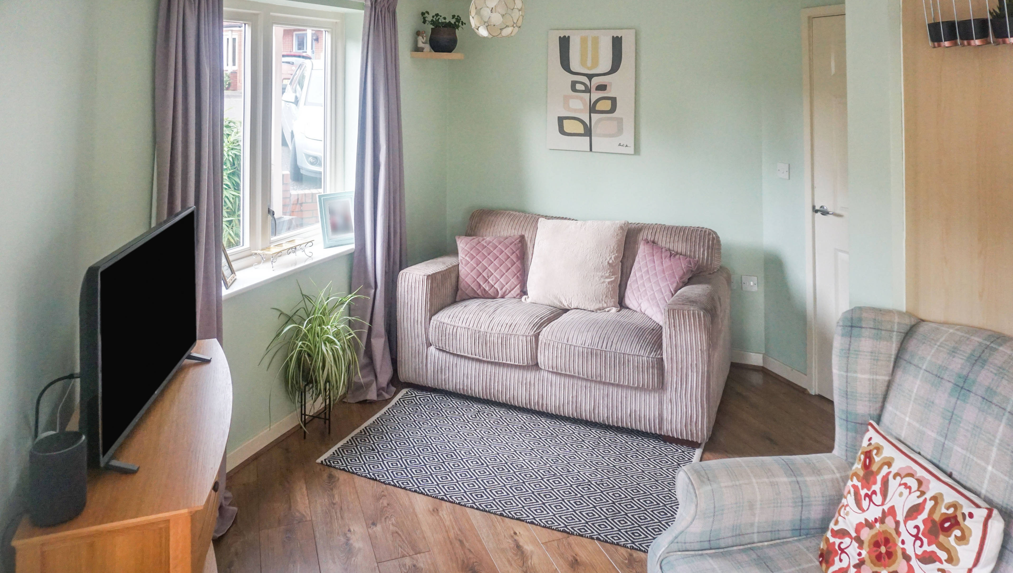 Lounge/Dining Room