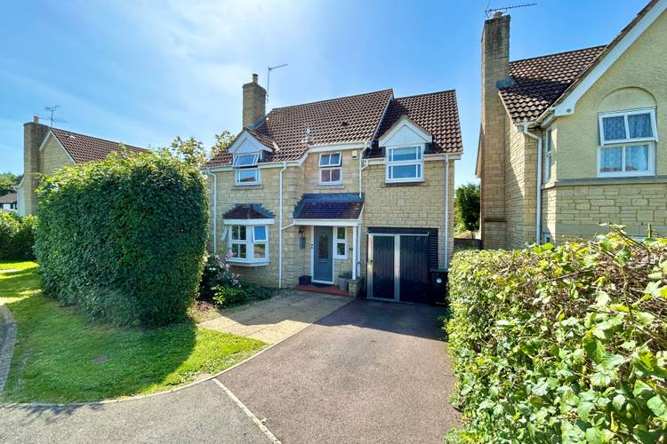 4 bedroom detached house