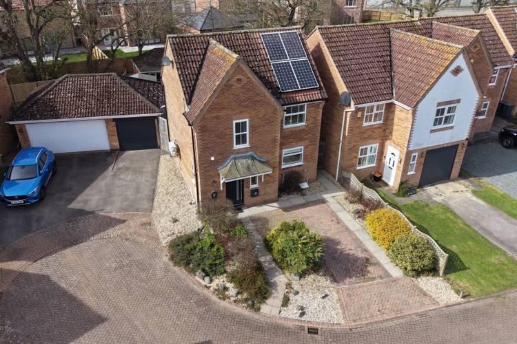 3 bedroom detached house