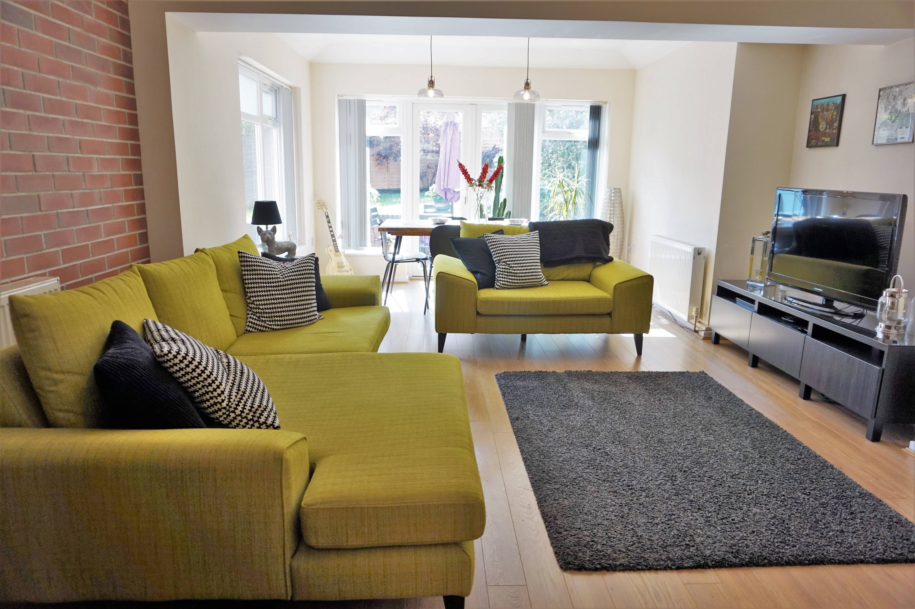 Lounge/Dining Room