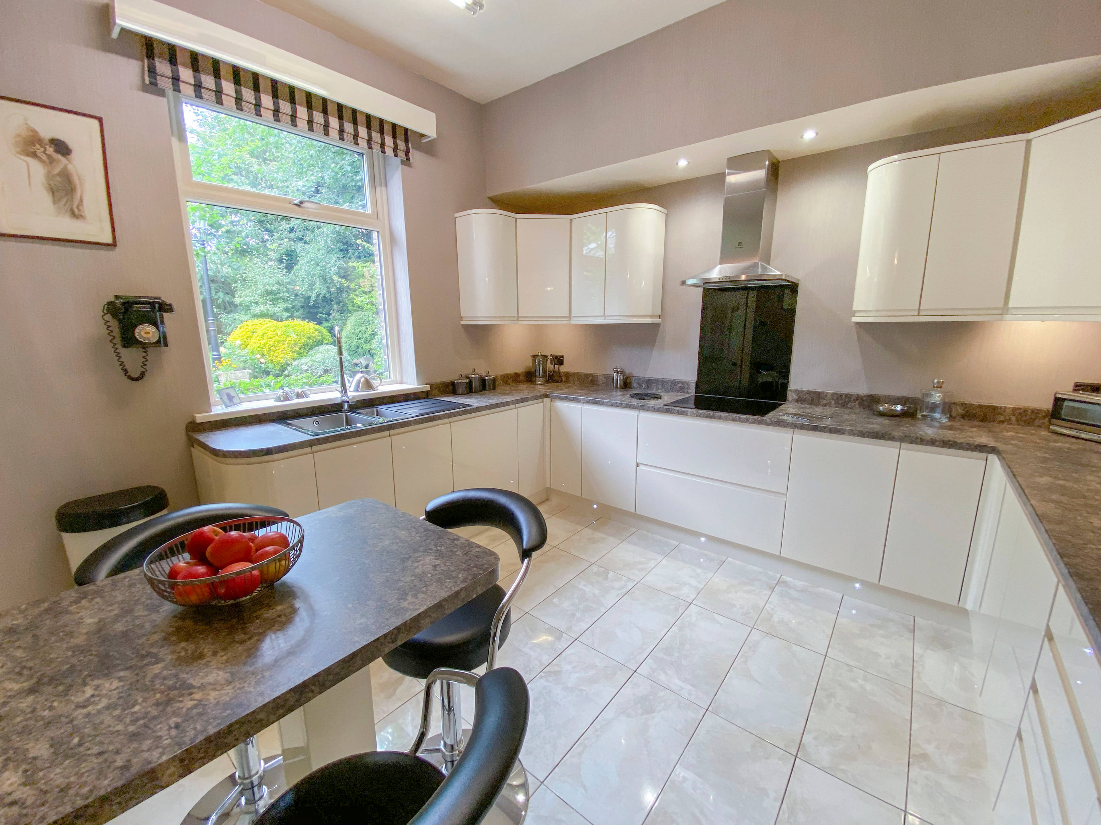 Kitchen/Breakfast