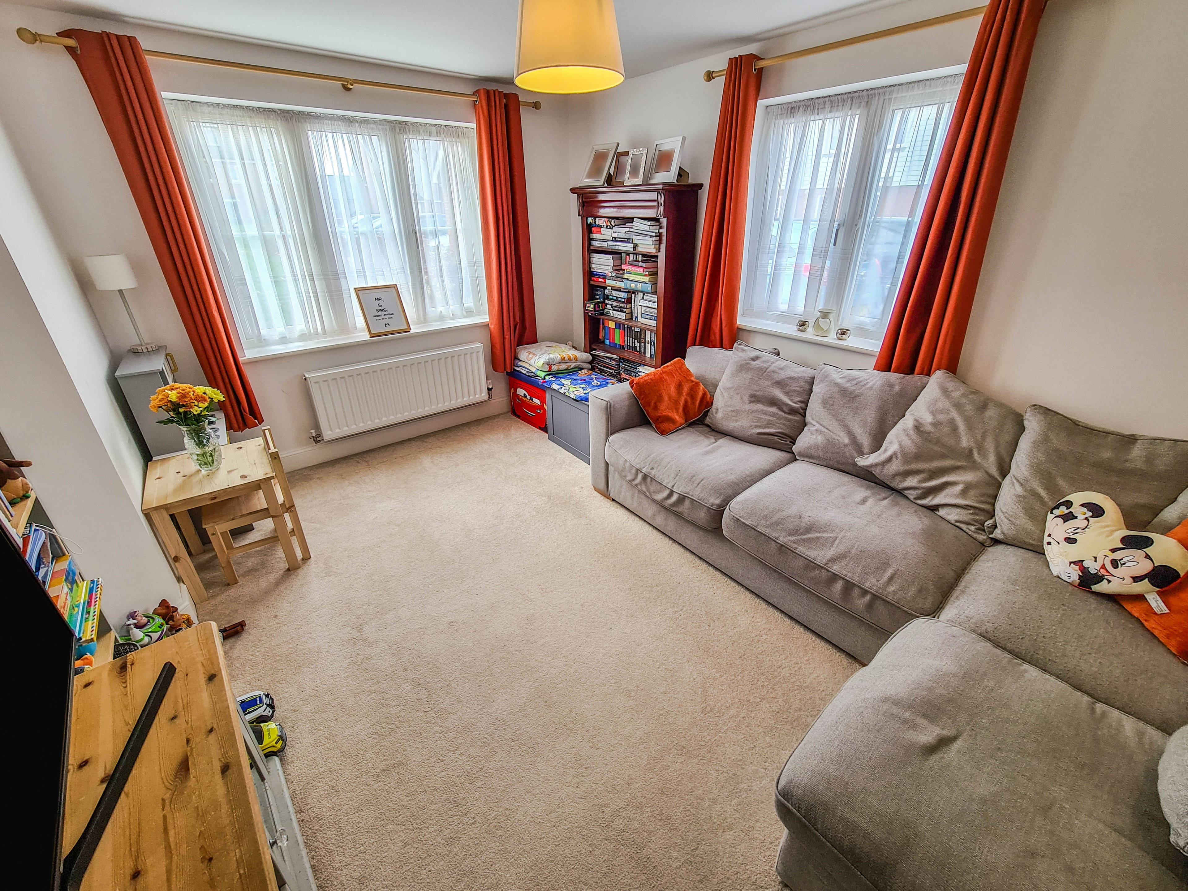 Lounge / Kitchen