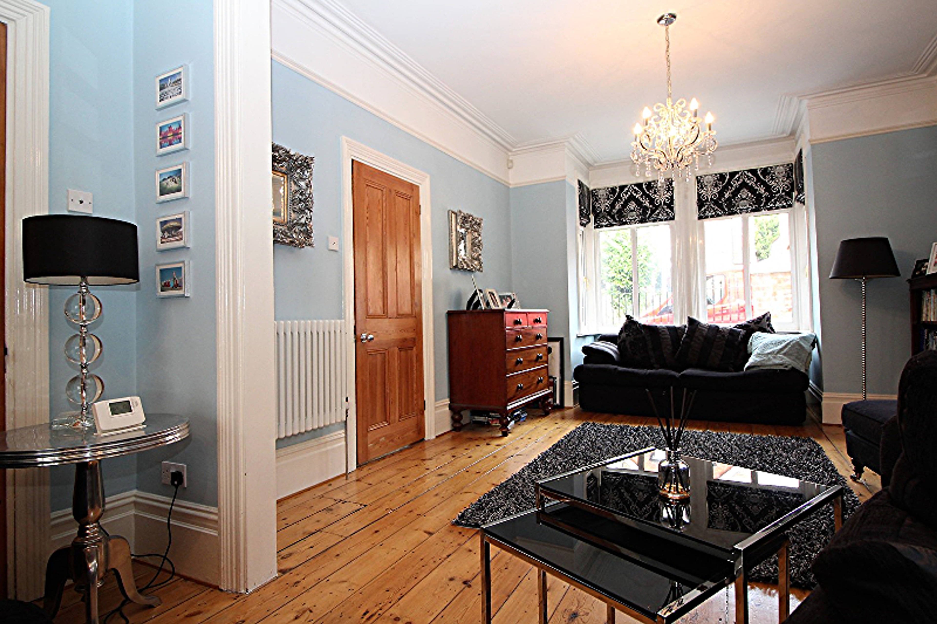 Lounge/Dining Room