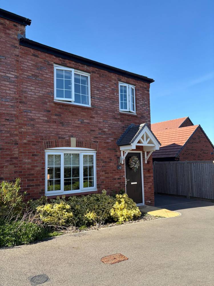 3 bedroom semi-detached house
