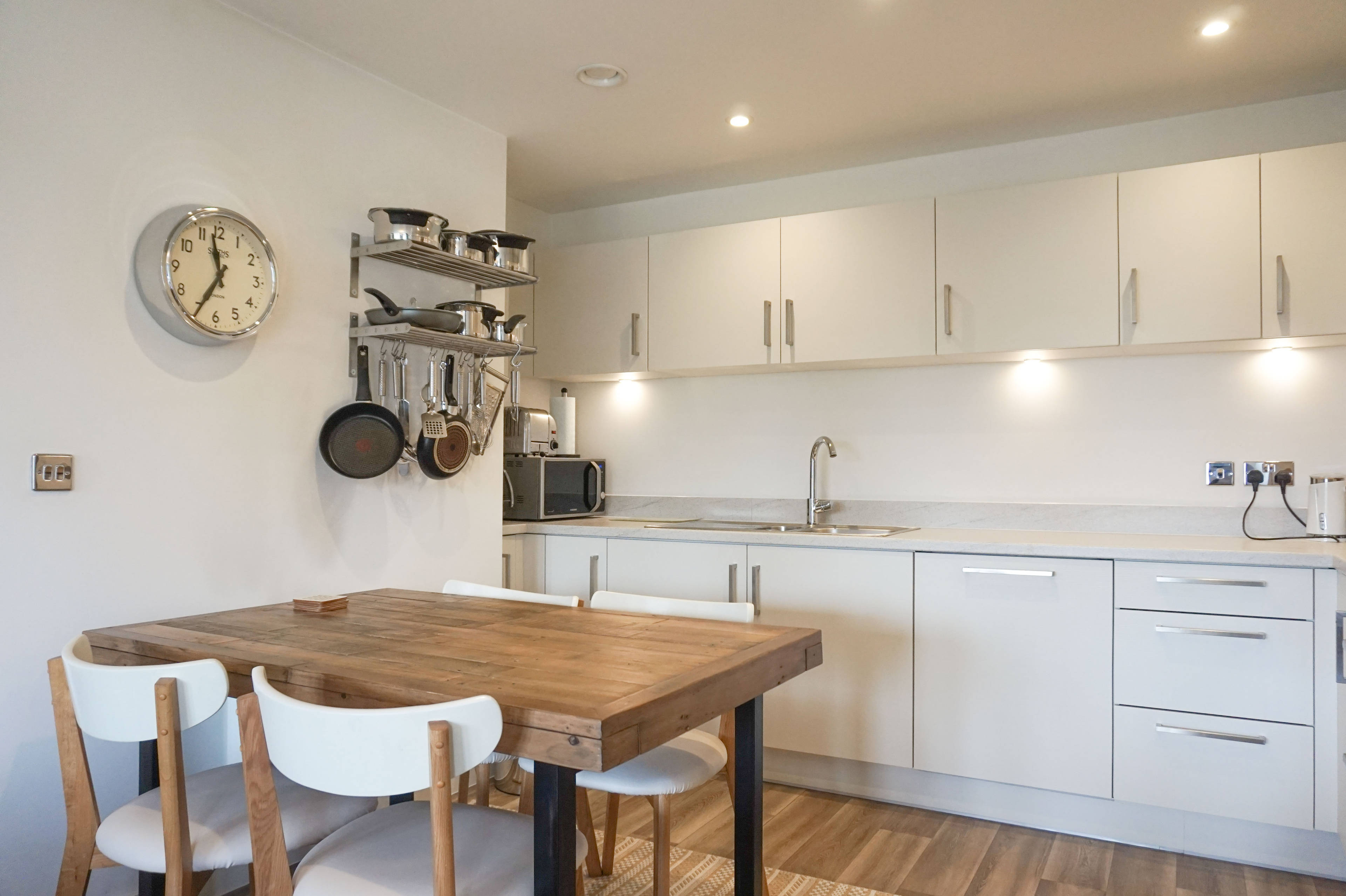 Lounge / Kitchen