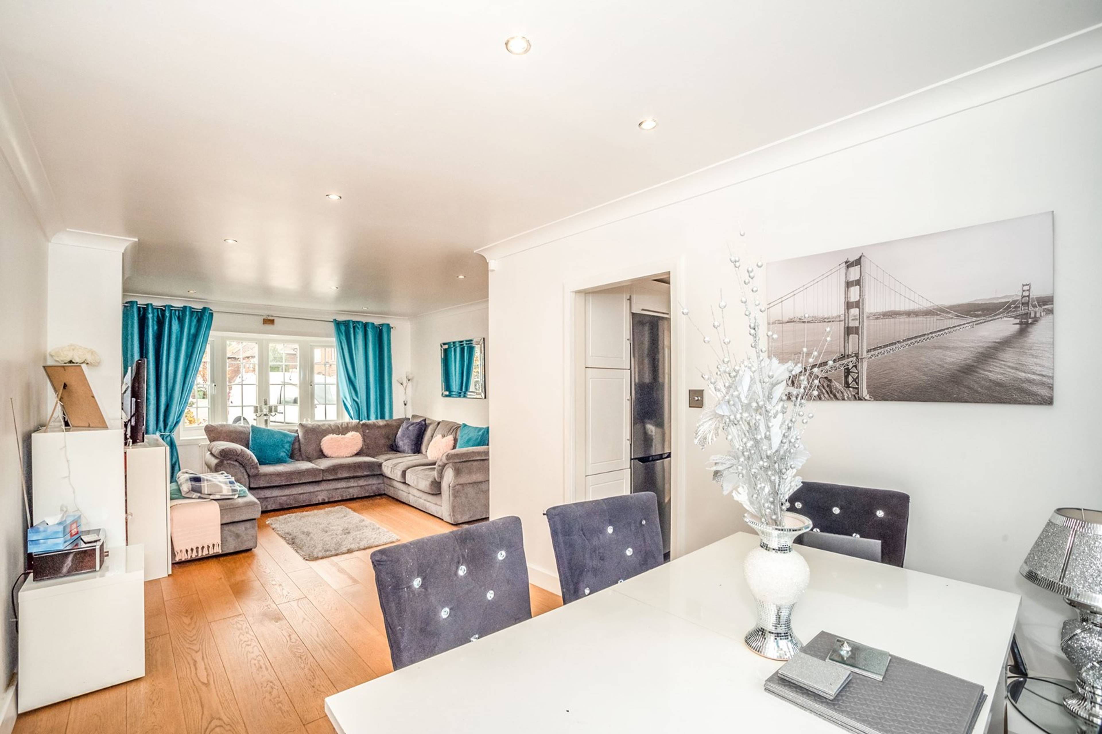 Lounge/Dining Room