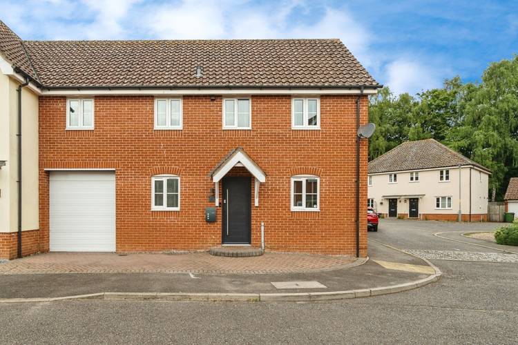 3 bedroom link detached house