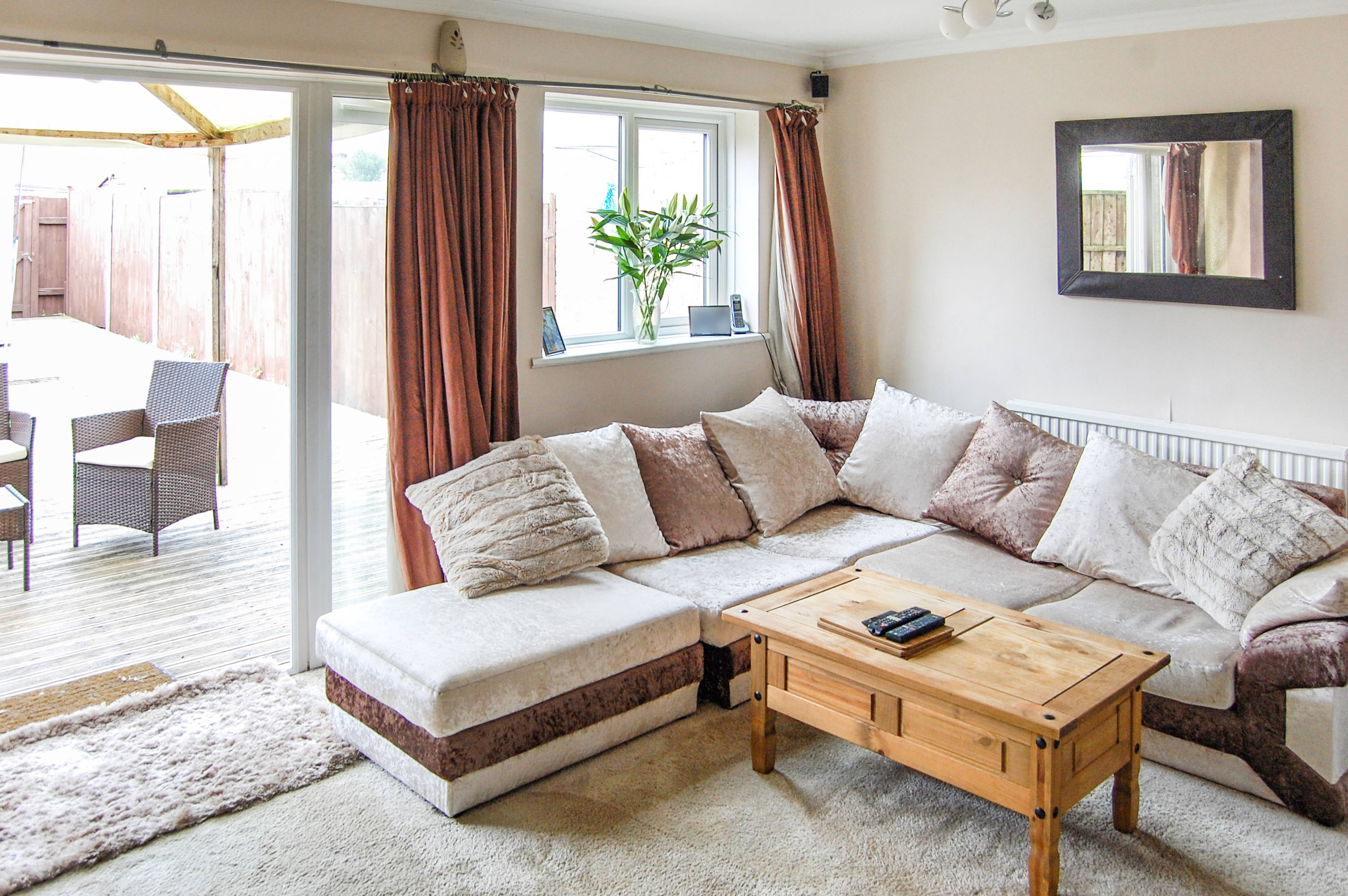 Lounge/Dining Room