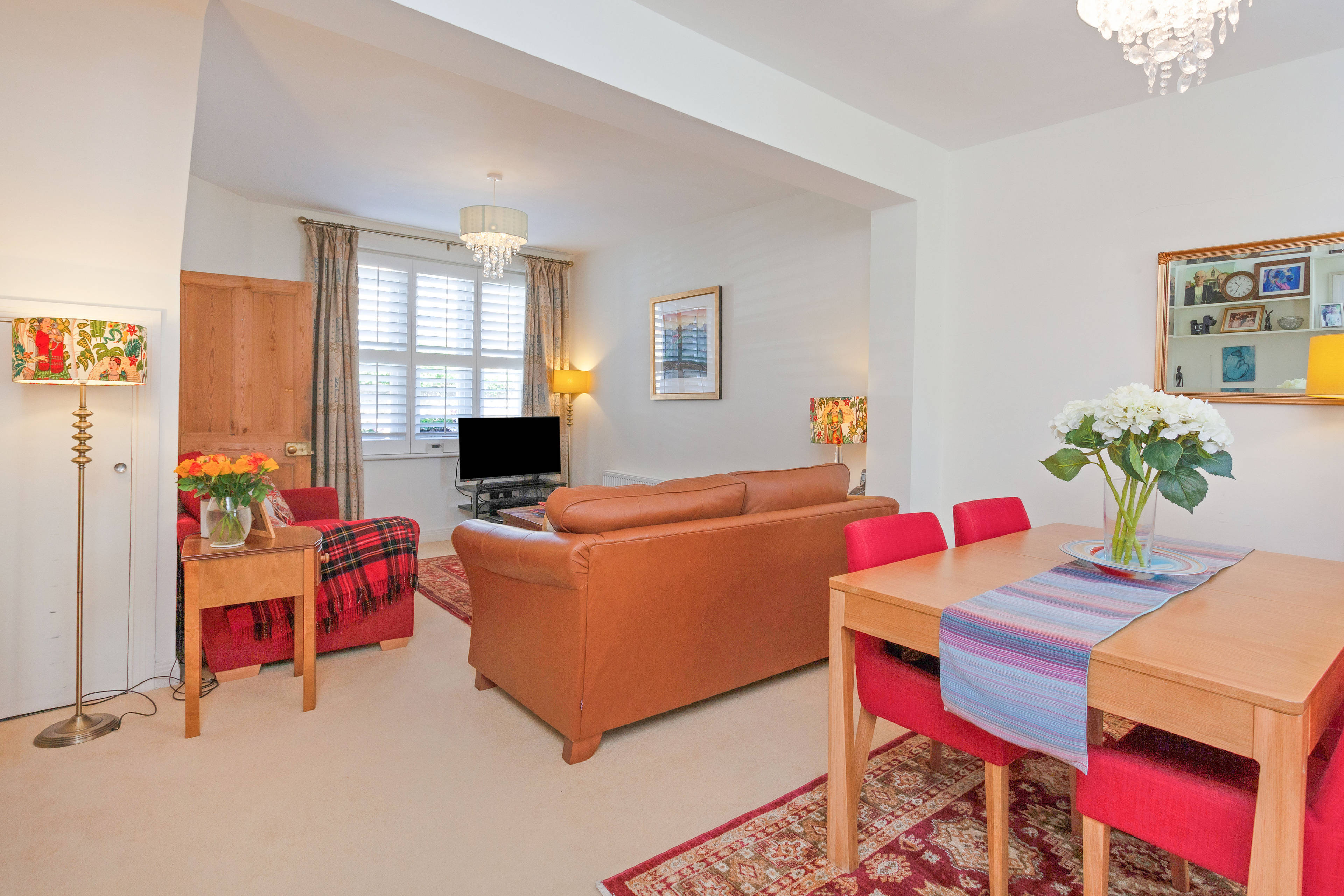 Lounge/Dining Room