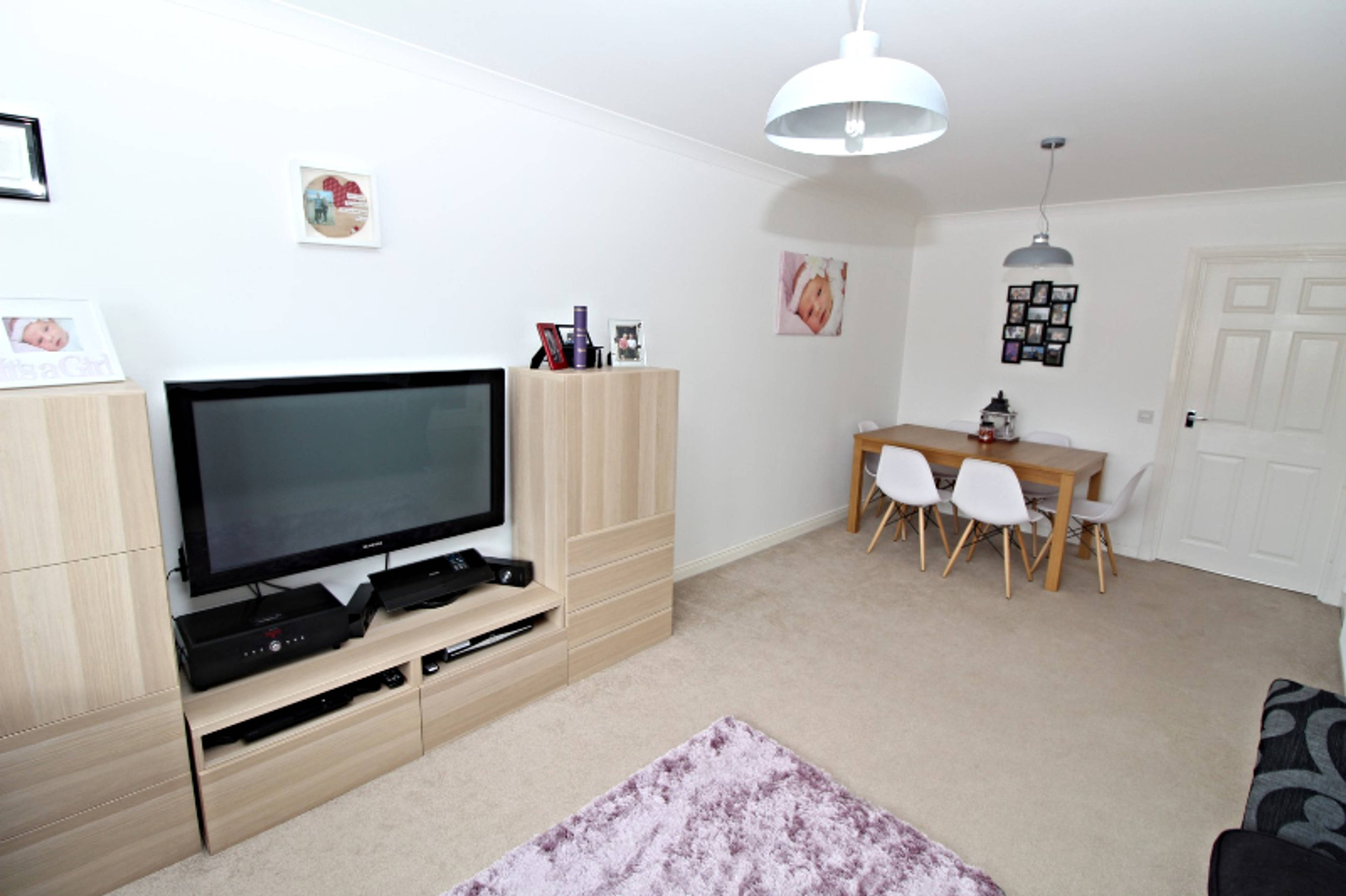 Lounge/Dining Room