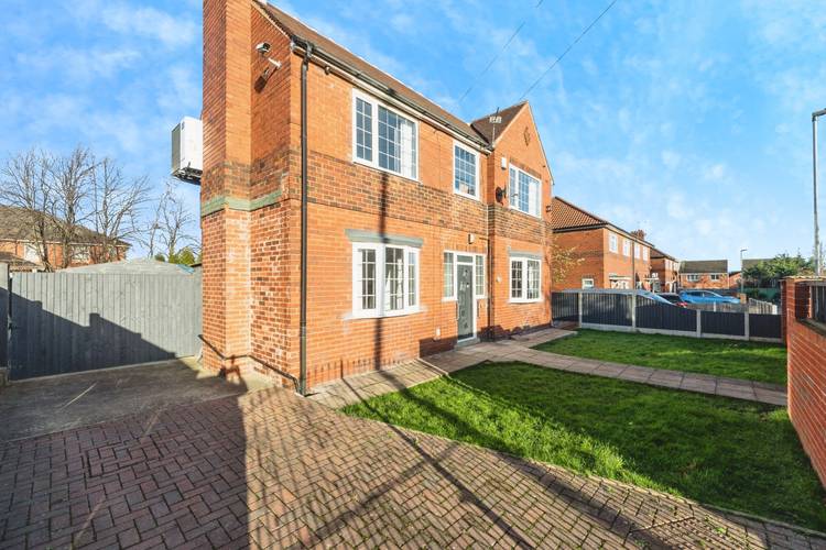 3 bedroom detached house