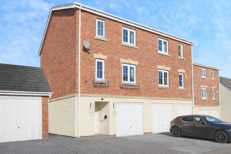 4 bedroom town house