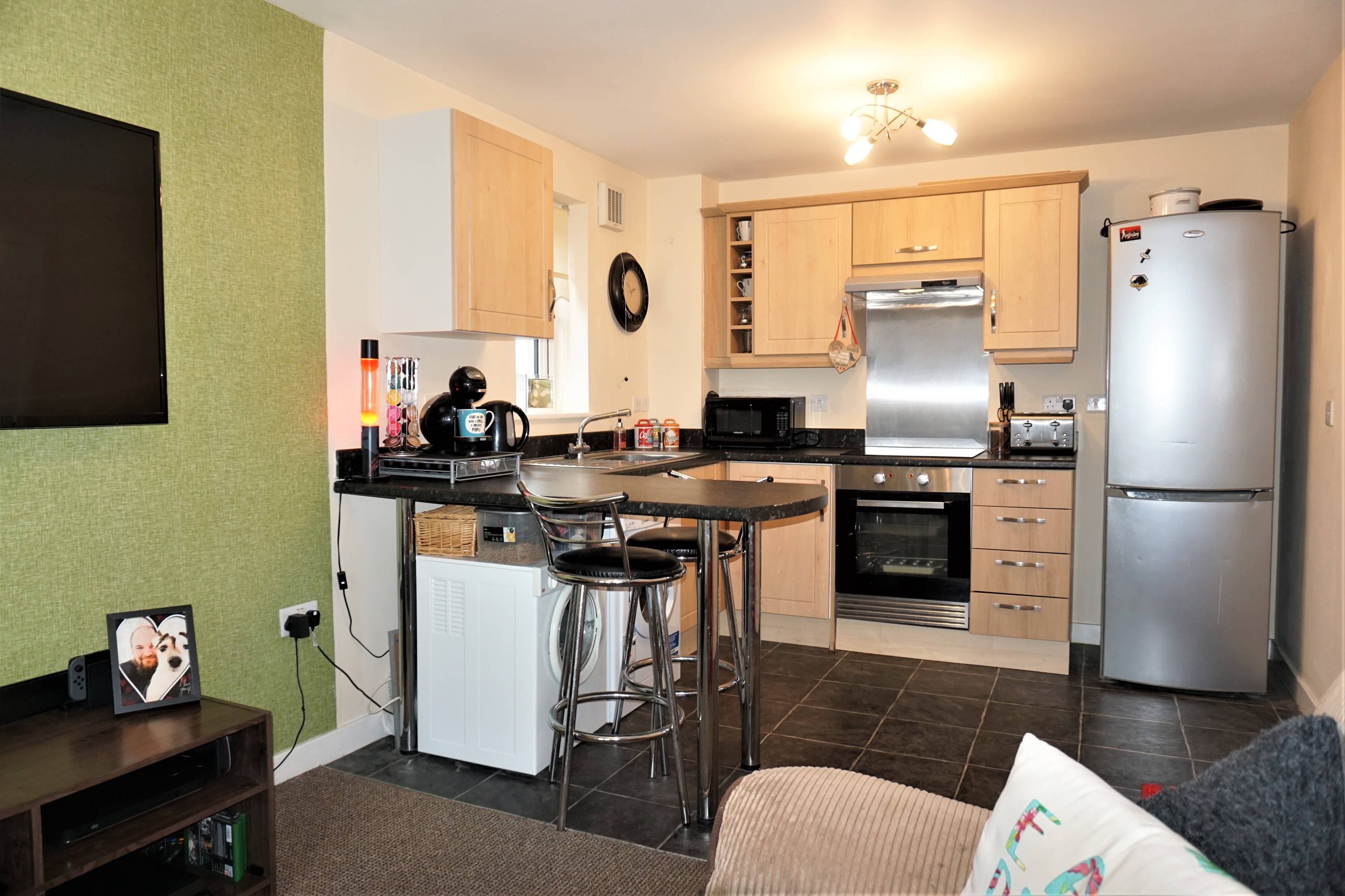 Lounge / Kitchen