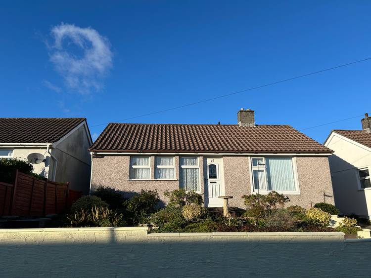 2 bedroom detached bungalow