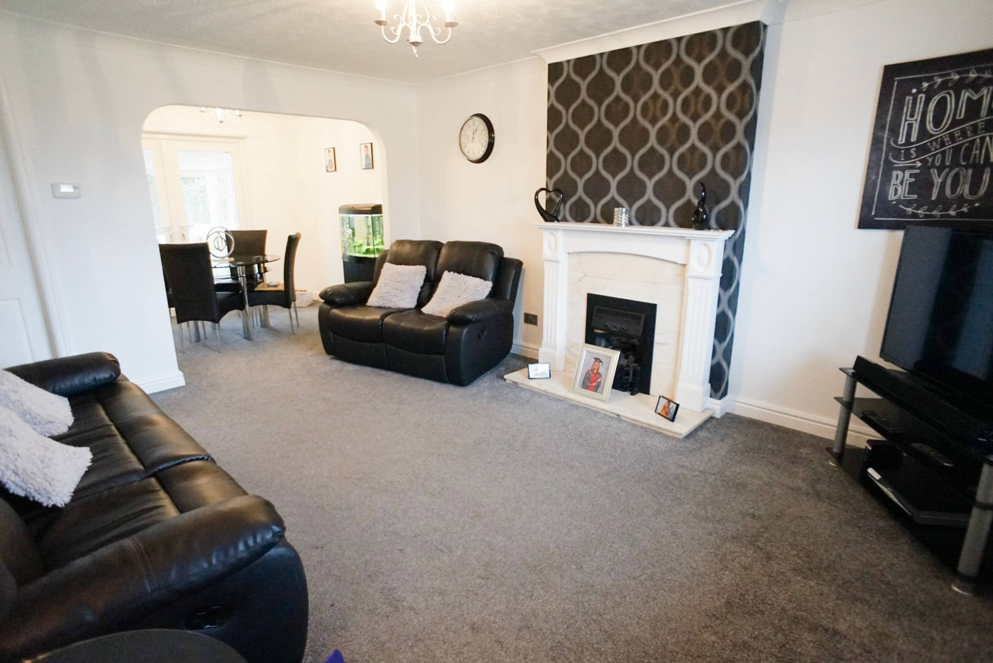 Lounge/Dining Room