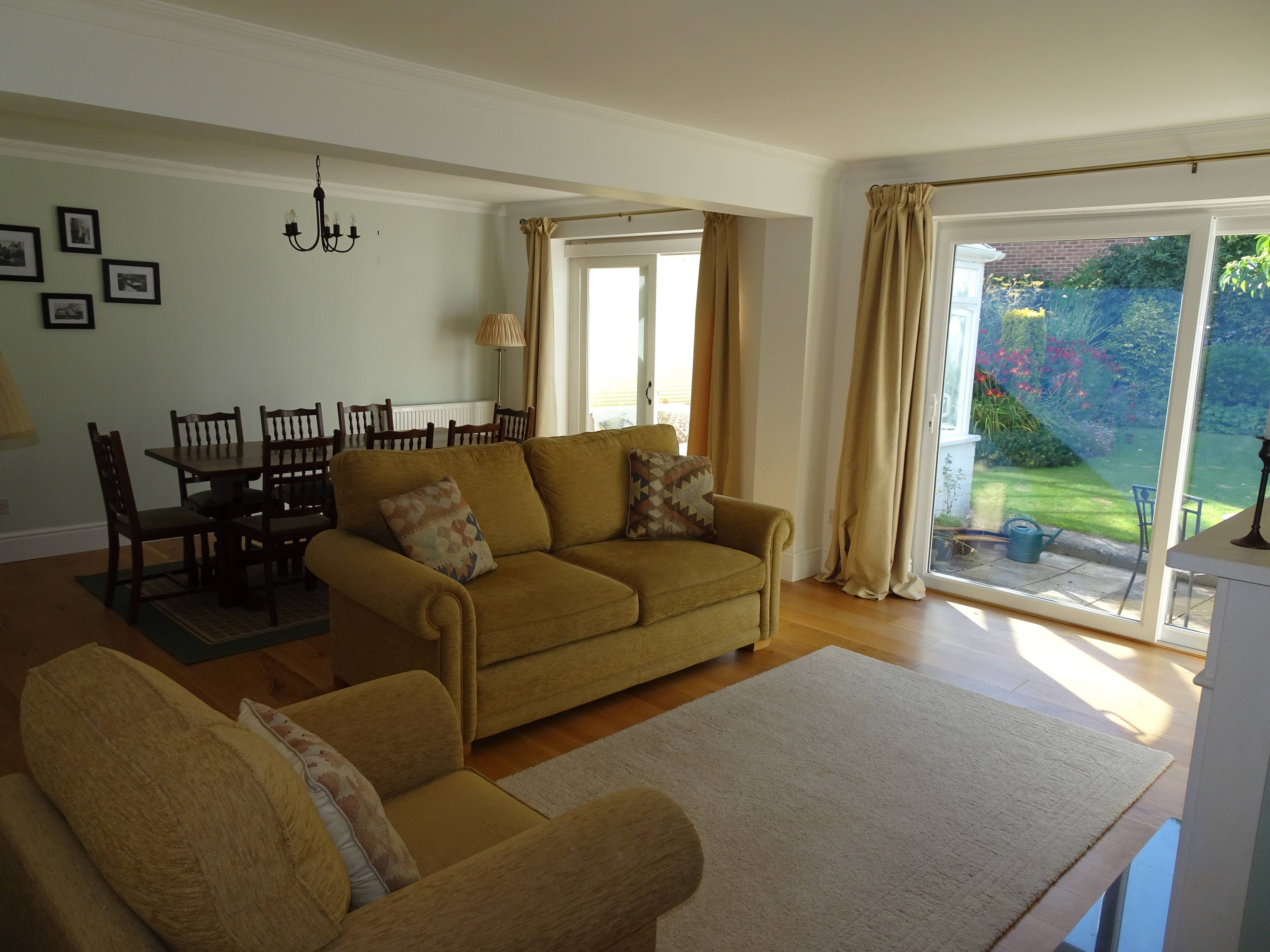 Lounge/Dining Room