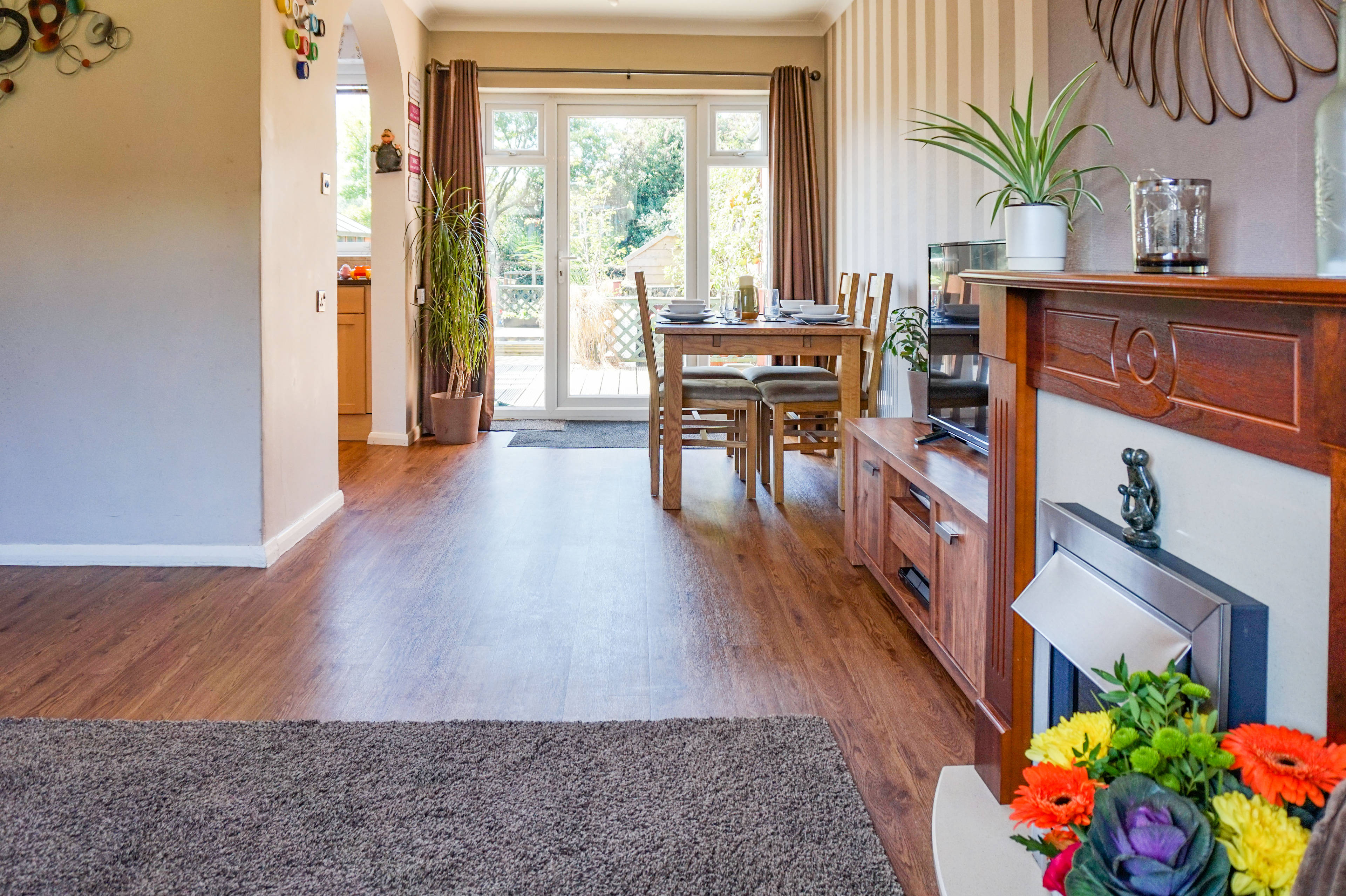 Lounge/Dining Room