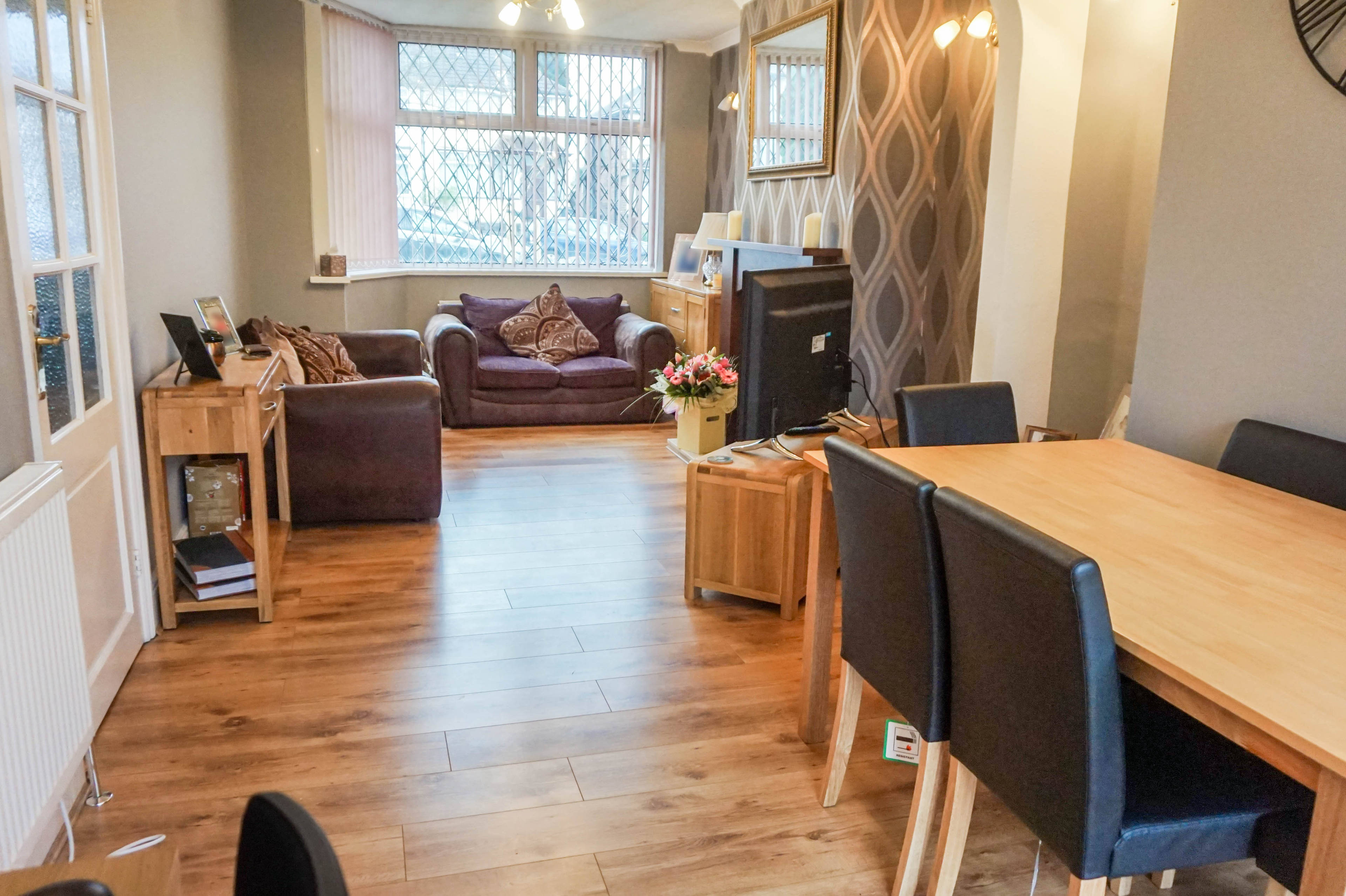 Lounge/Dining Room