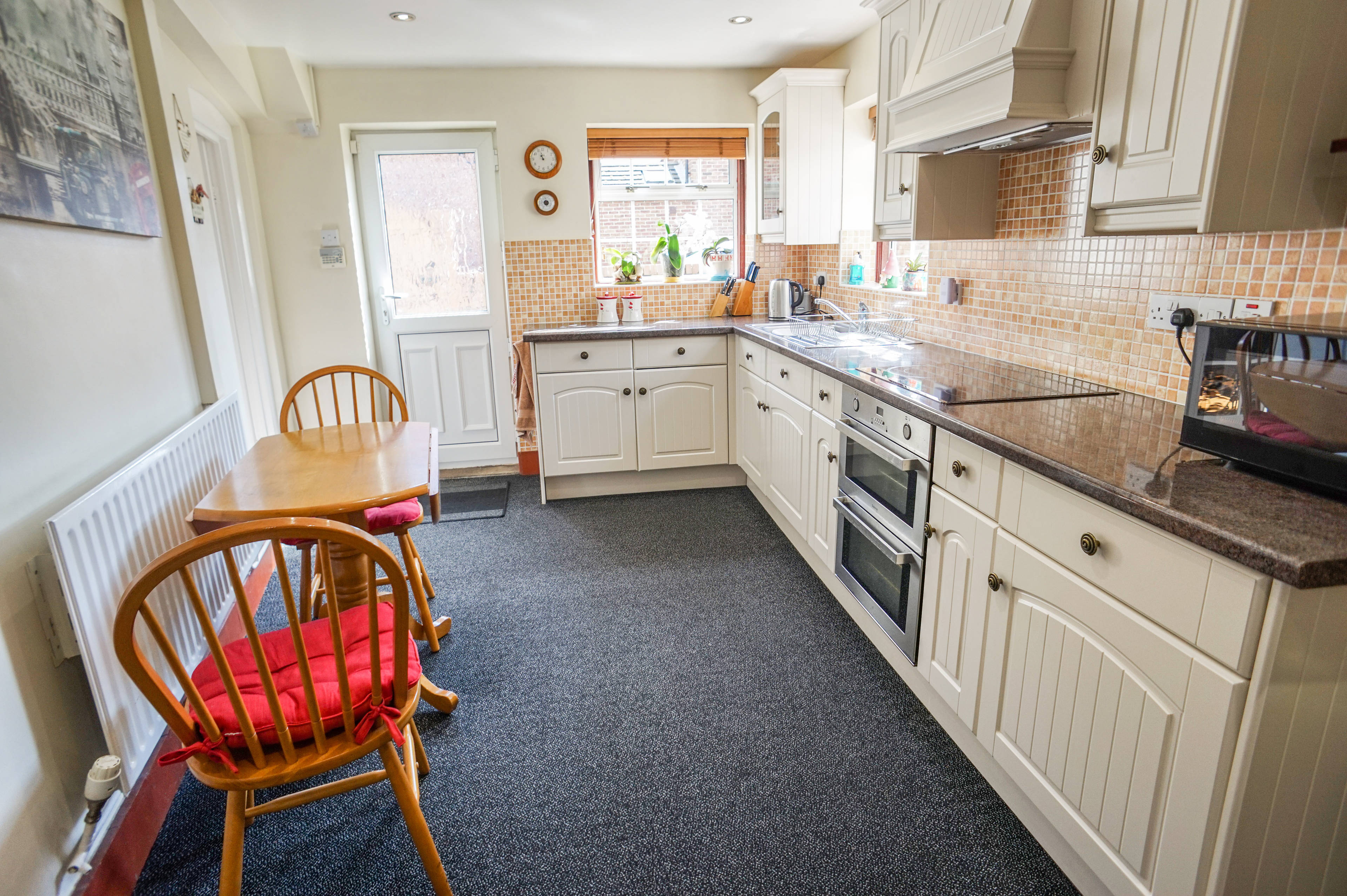 Kitchen/Breakfast