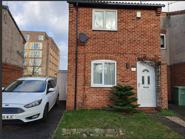 2 bedroom link detached house
