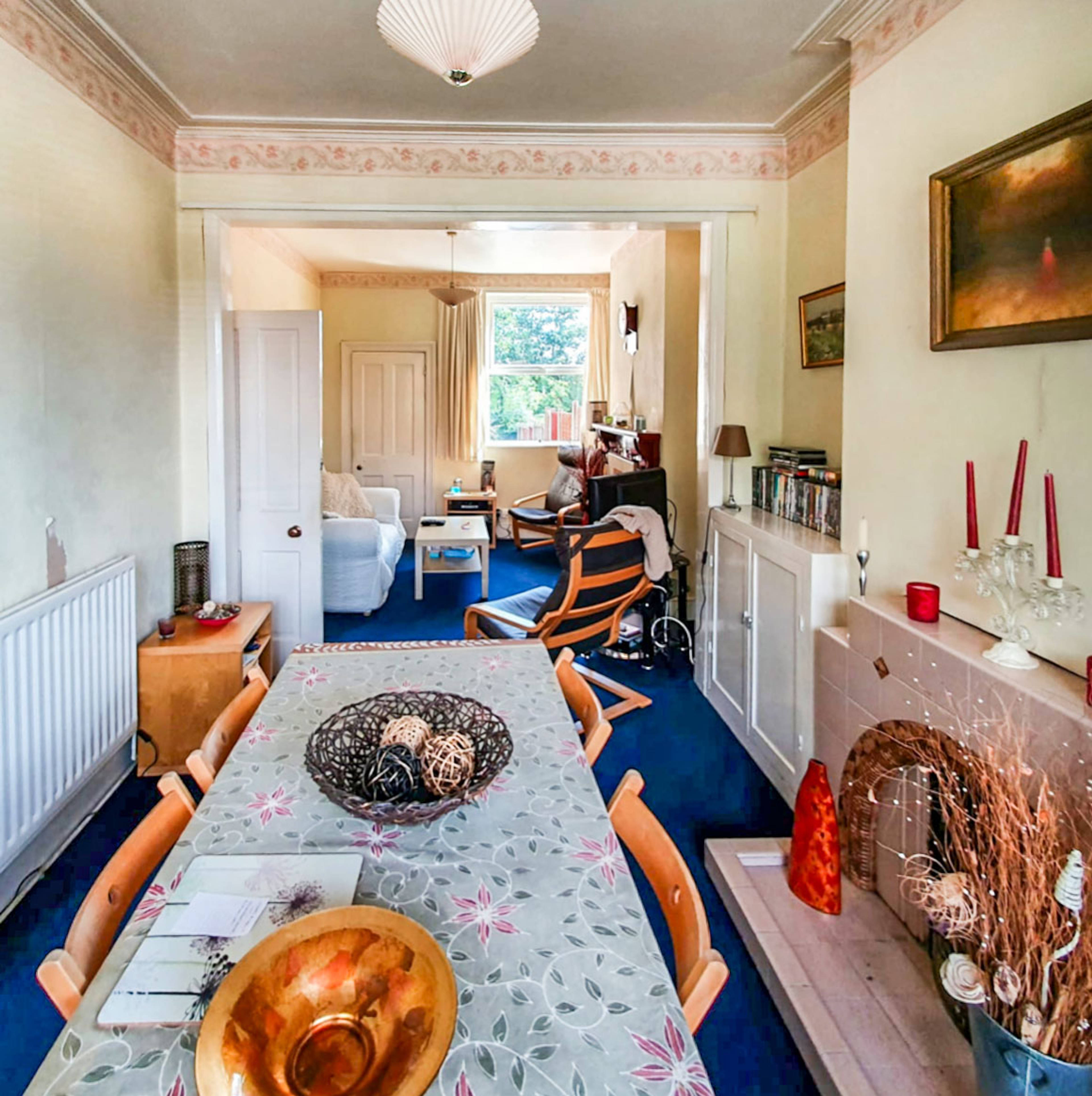 Lounge/Dining Room