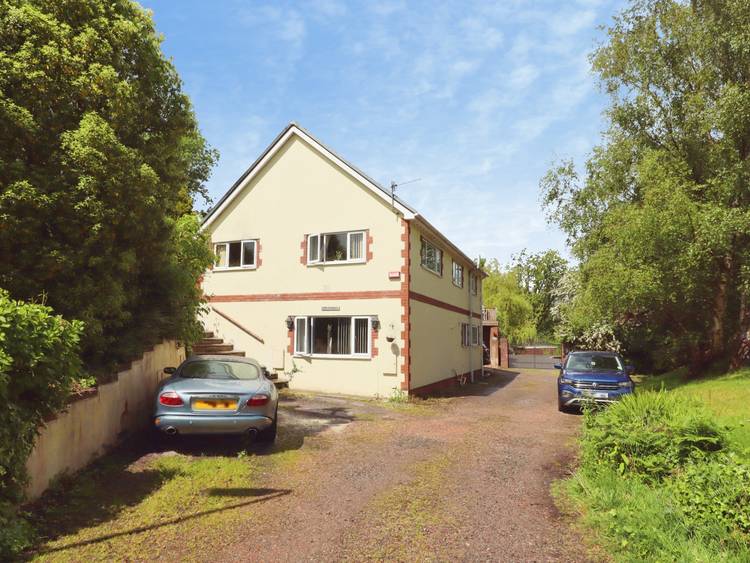 4 bedroom detached house