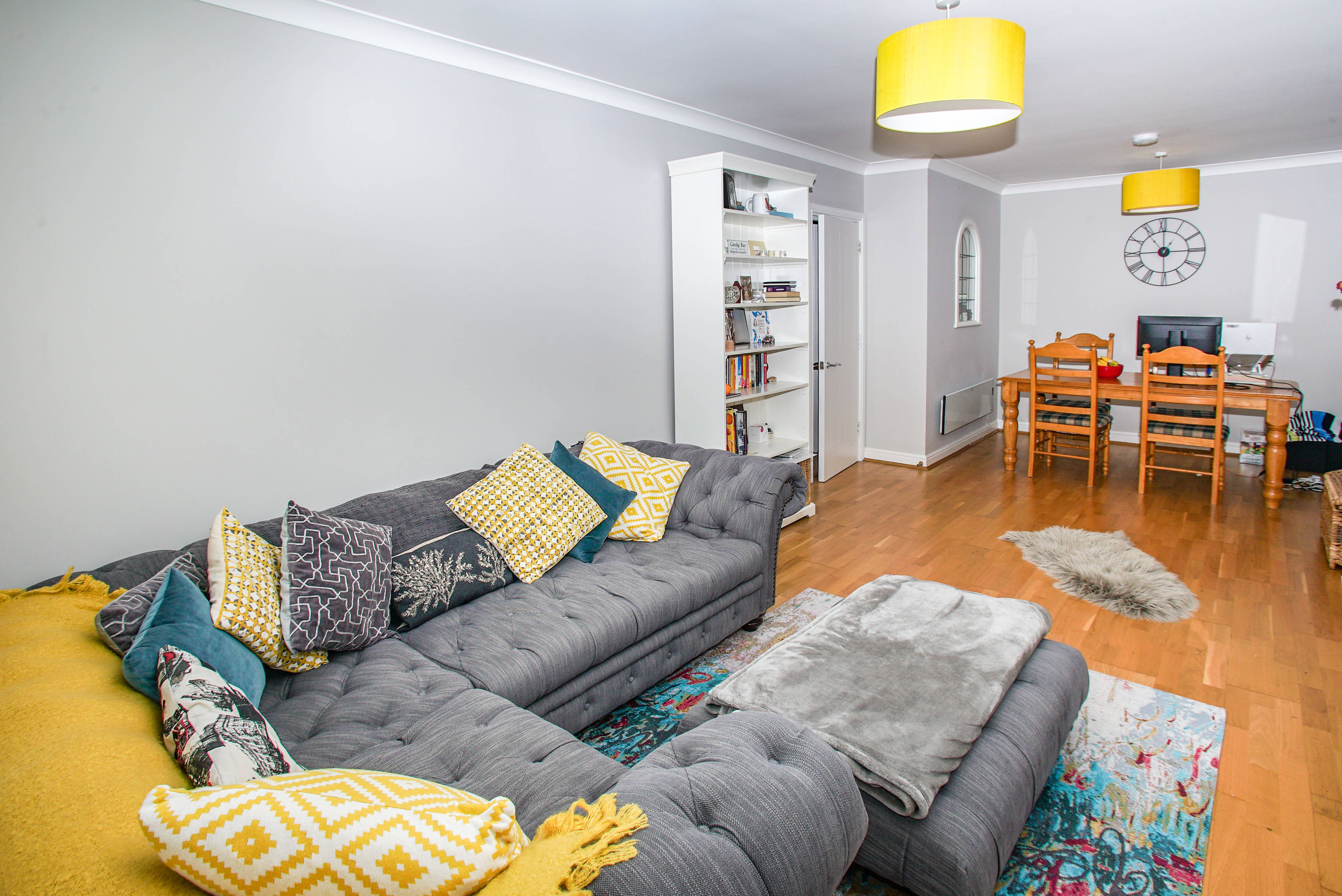 Lounge/Dining Room