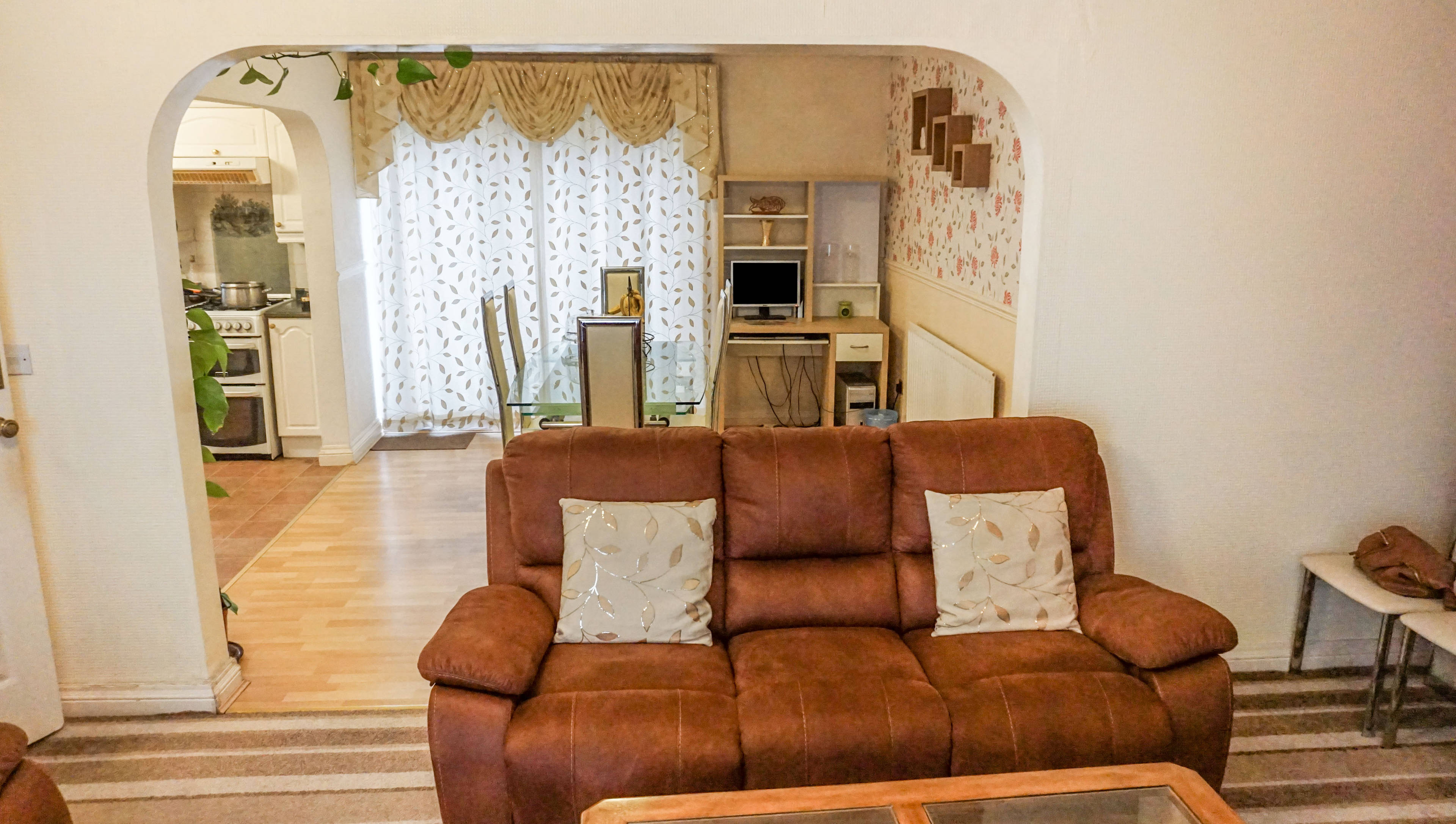 Lounge/Dining Room