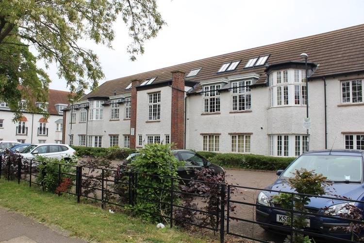 2 bedroom flat