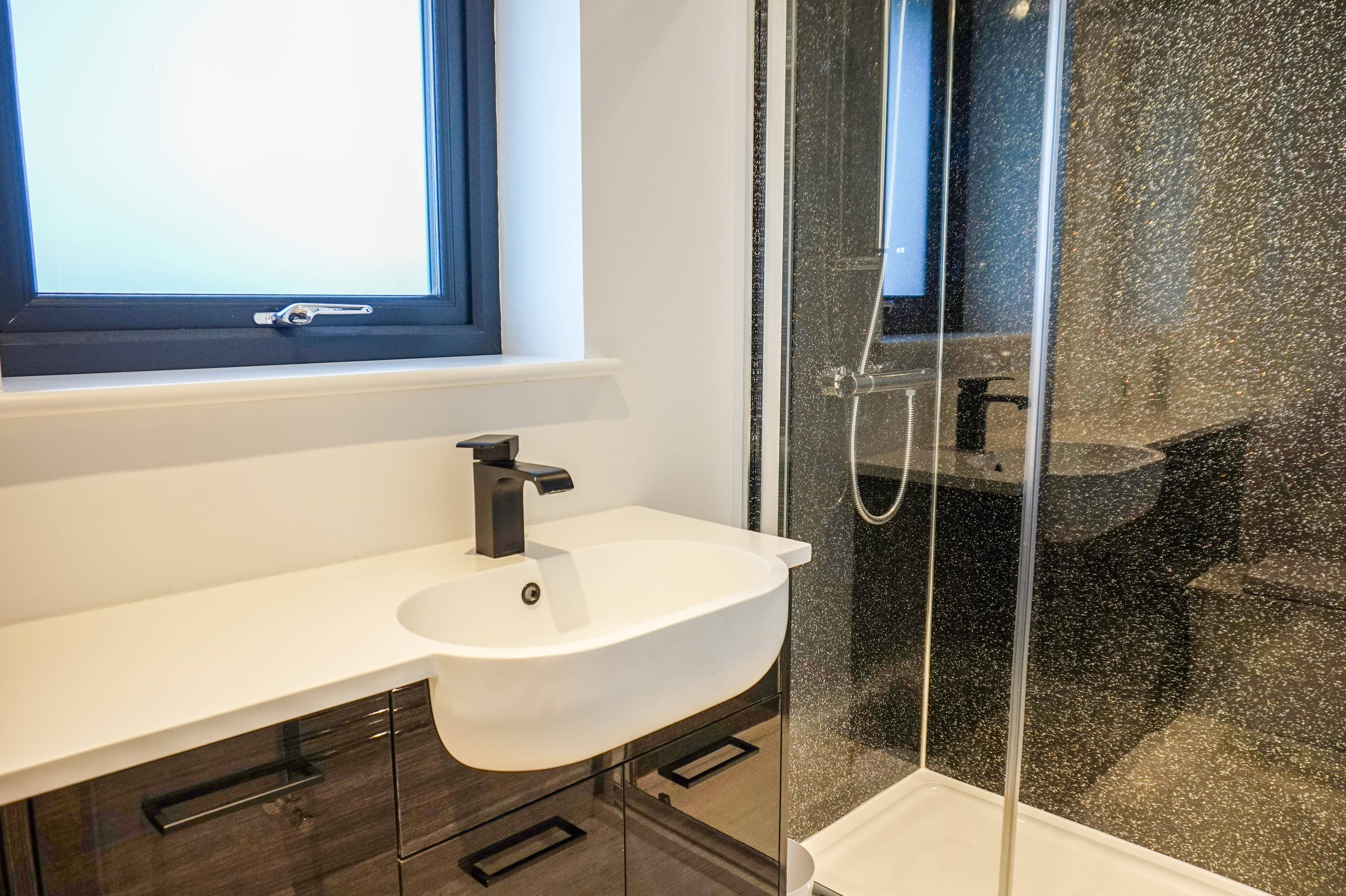 Annexe Shower Room
