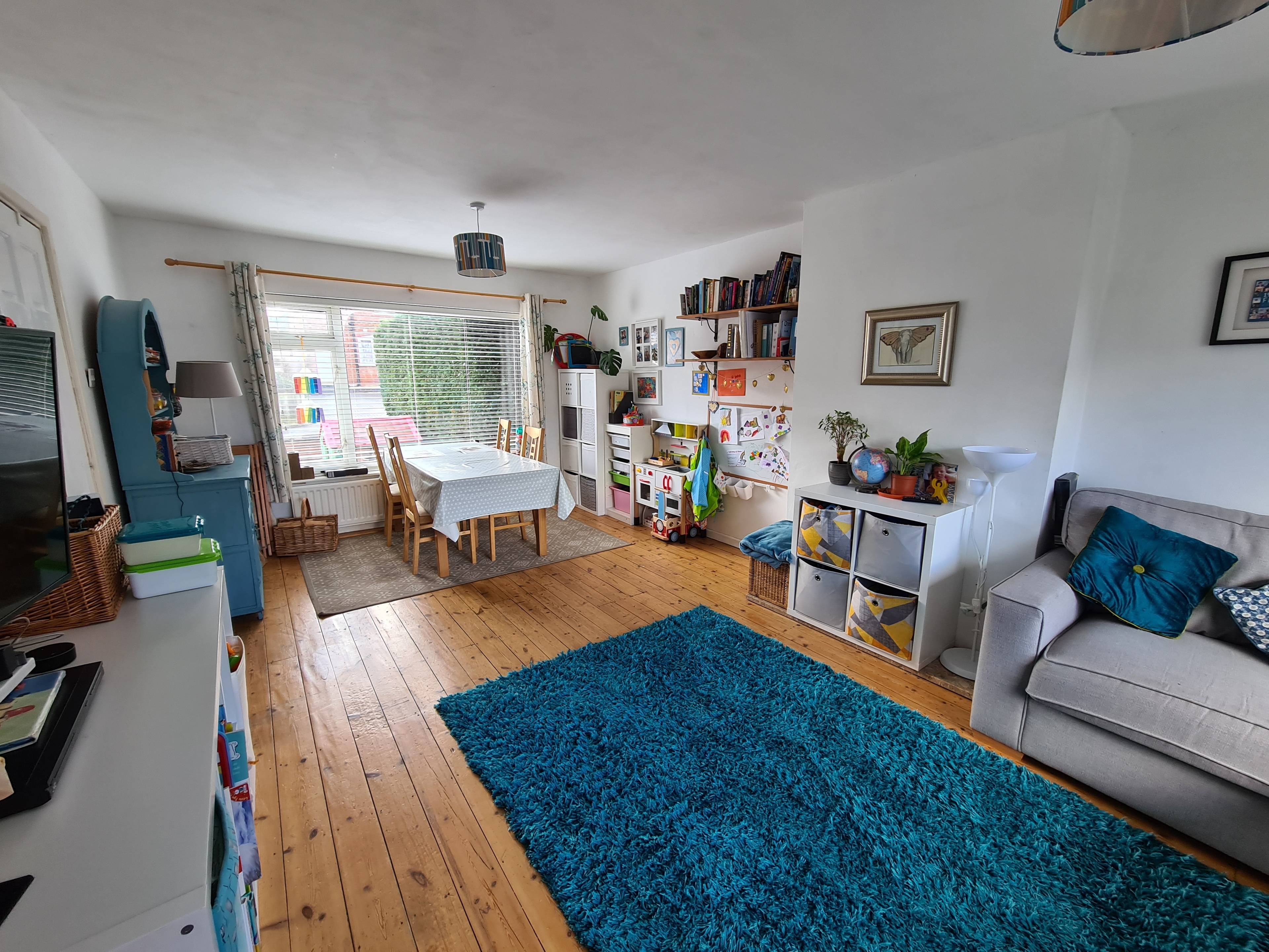 Lounge/Dining Room